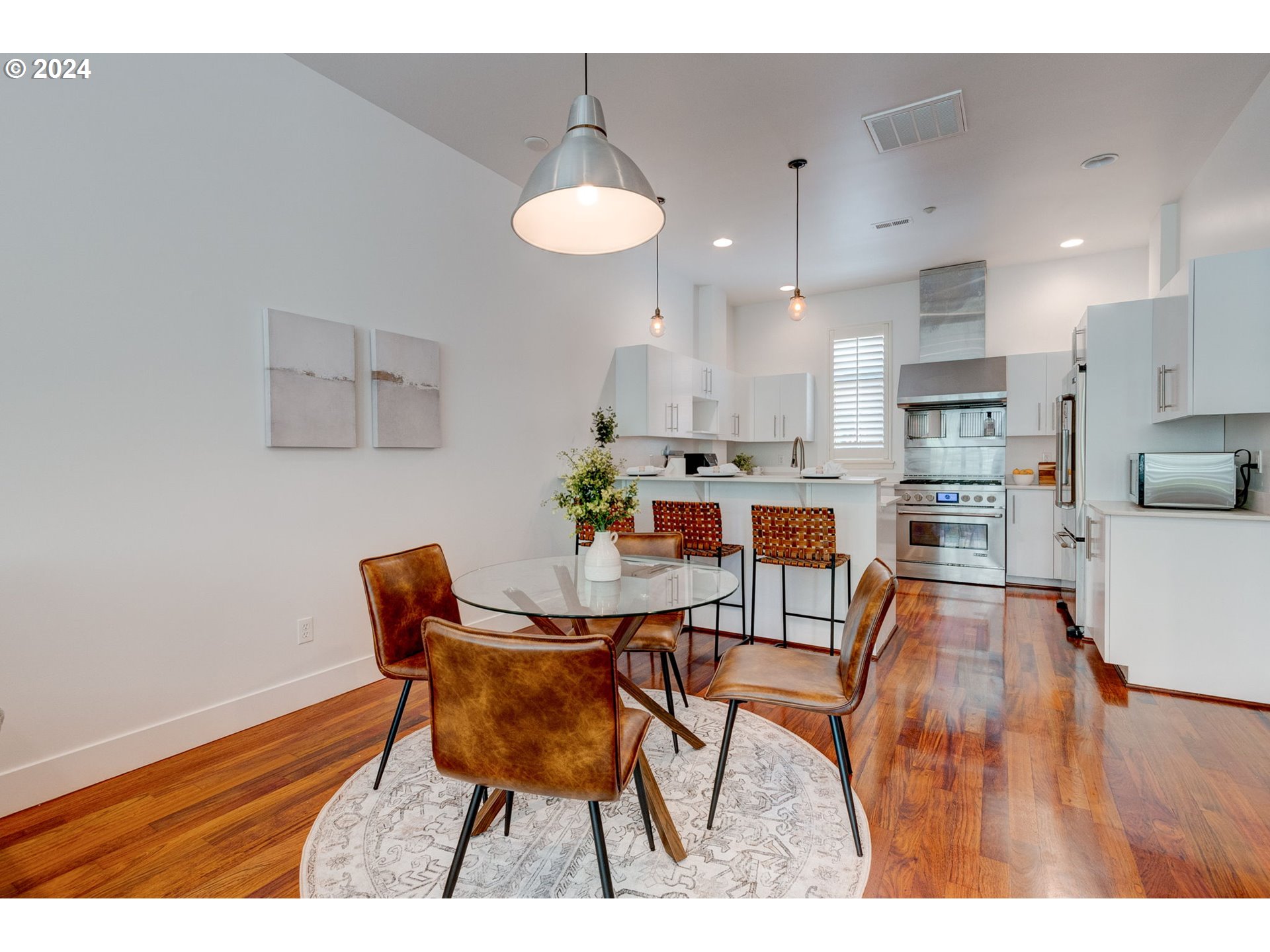 1704 NW RIVERSCAPE ST