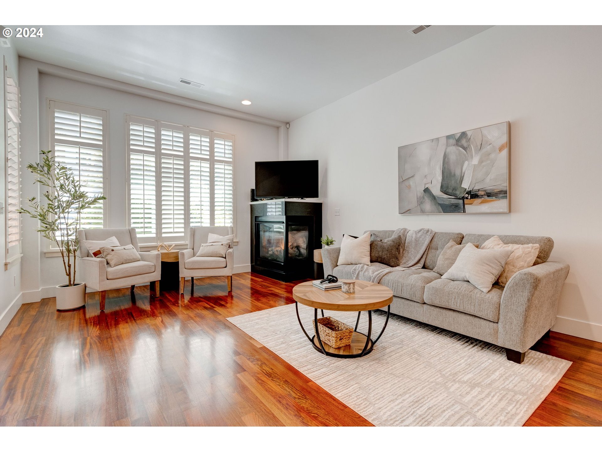 1704 NW RIVERSCAPE ST