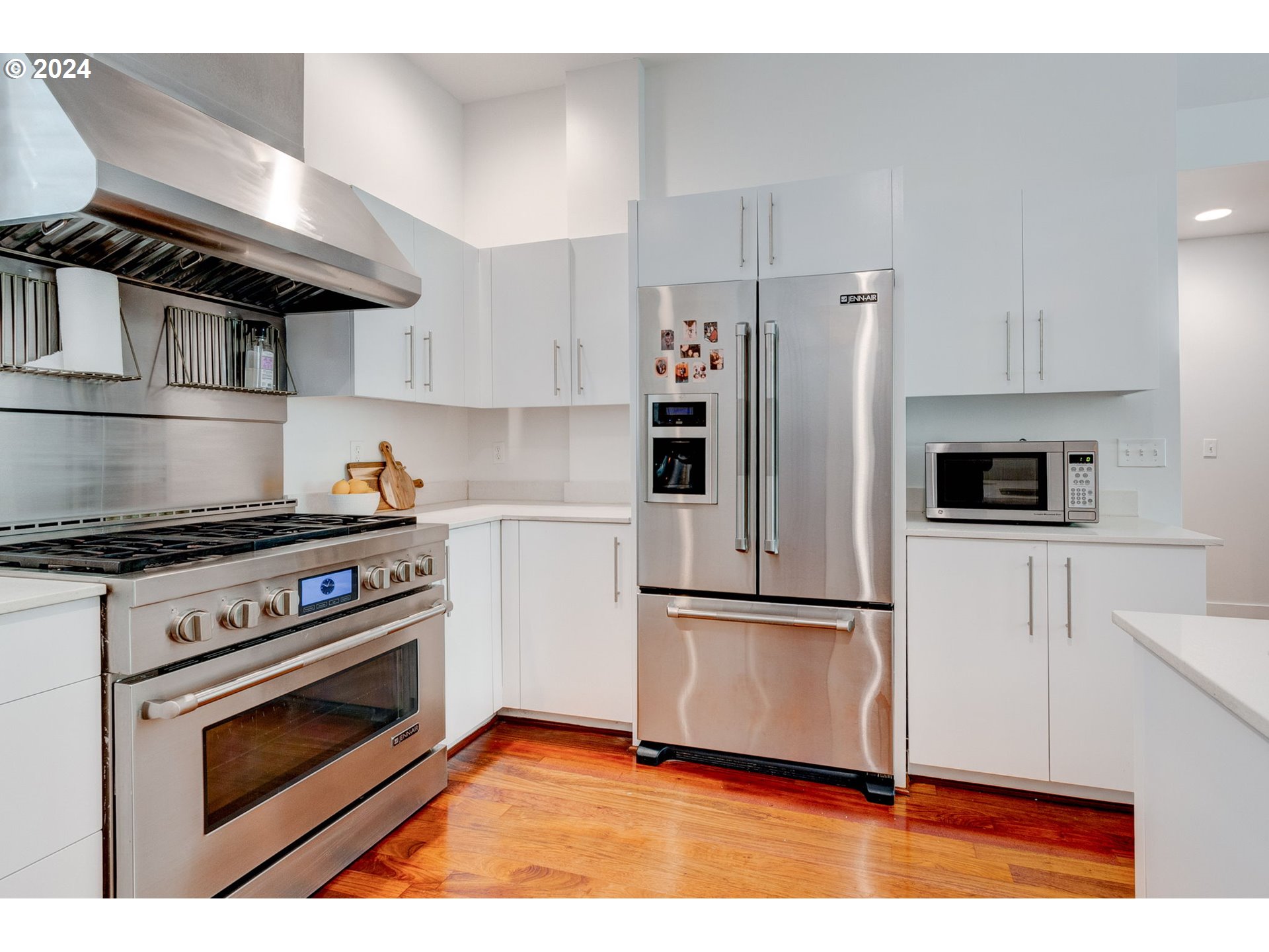 1704 NW RIVERSCAPE ST