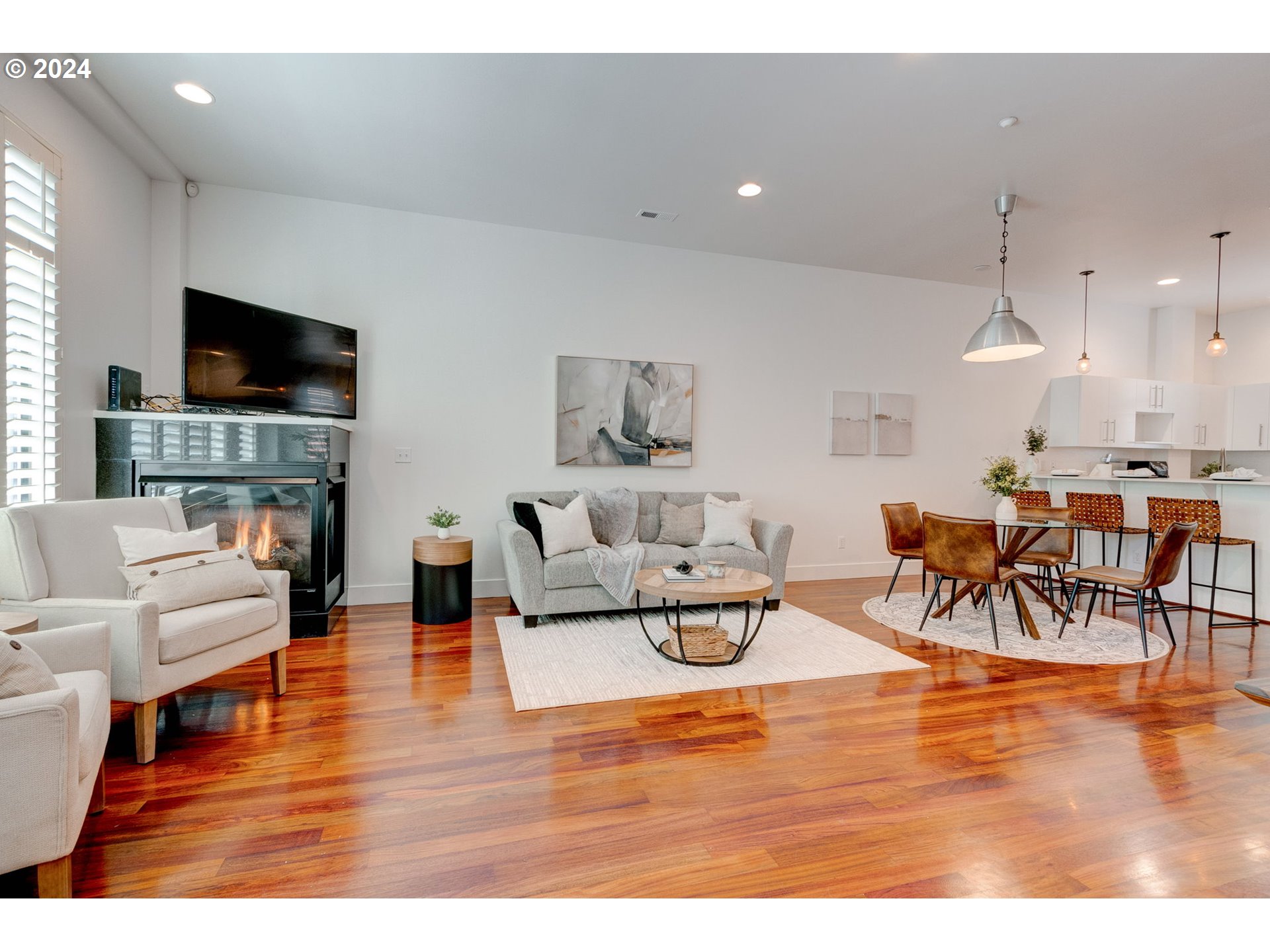 1704 NW RIVERSCAPE ST