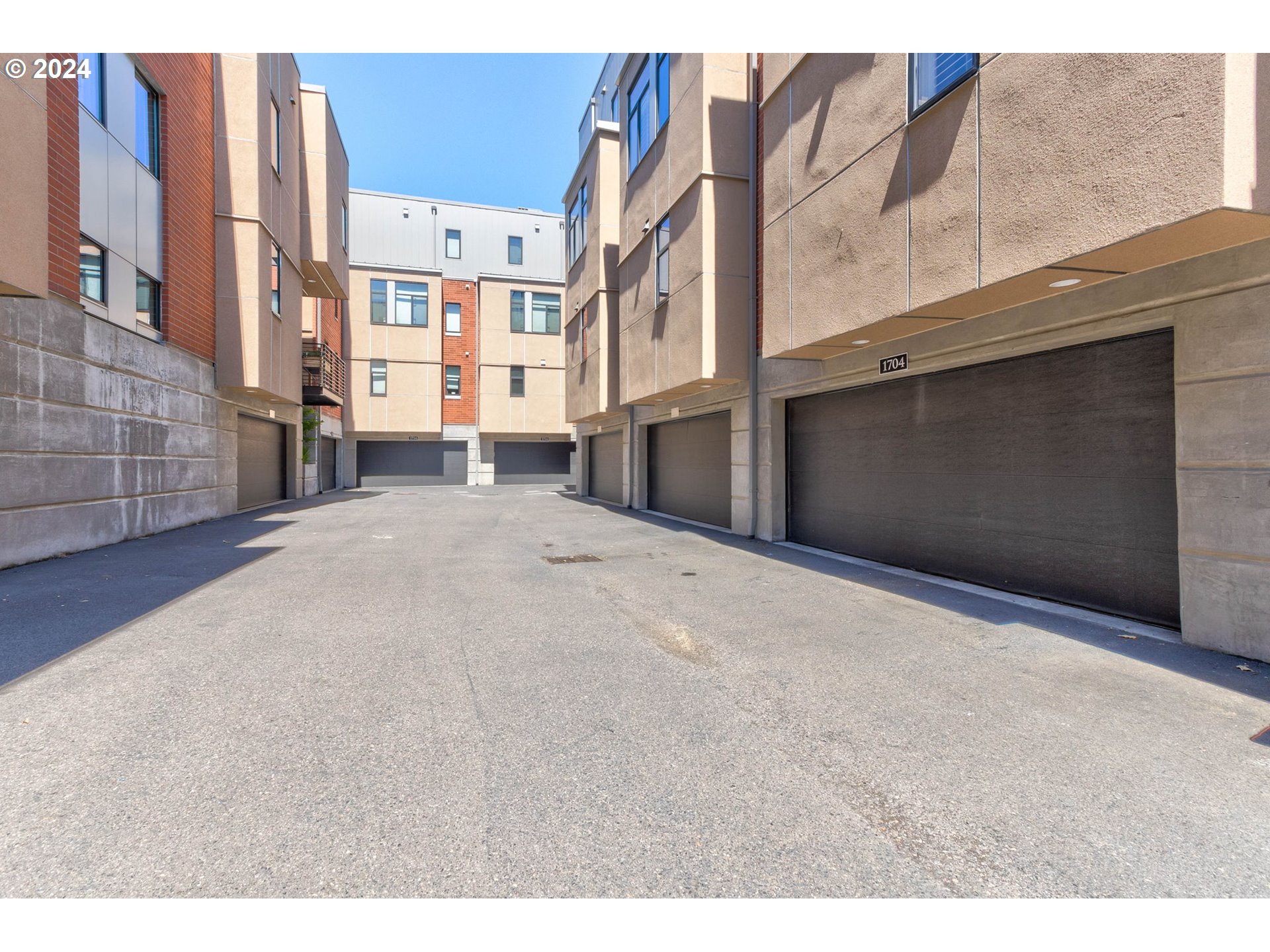 1704 NW RIVERSCAPE ST