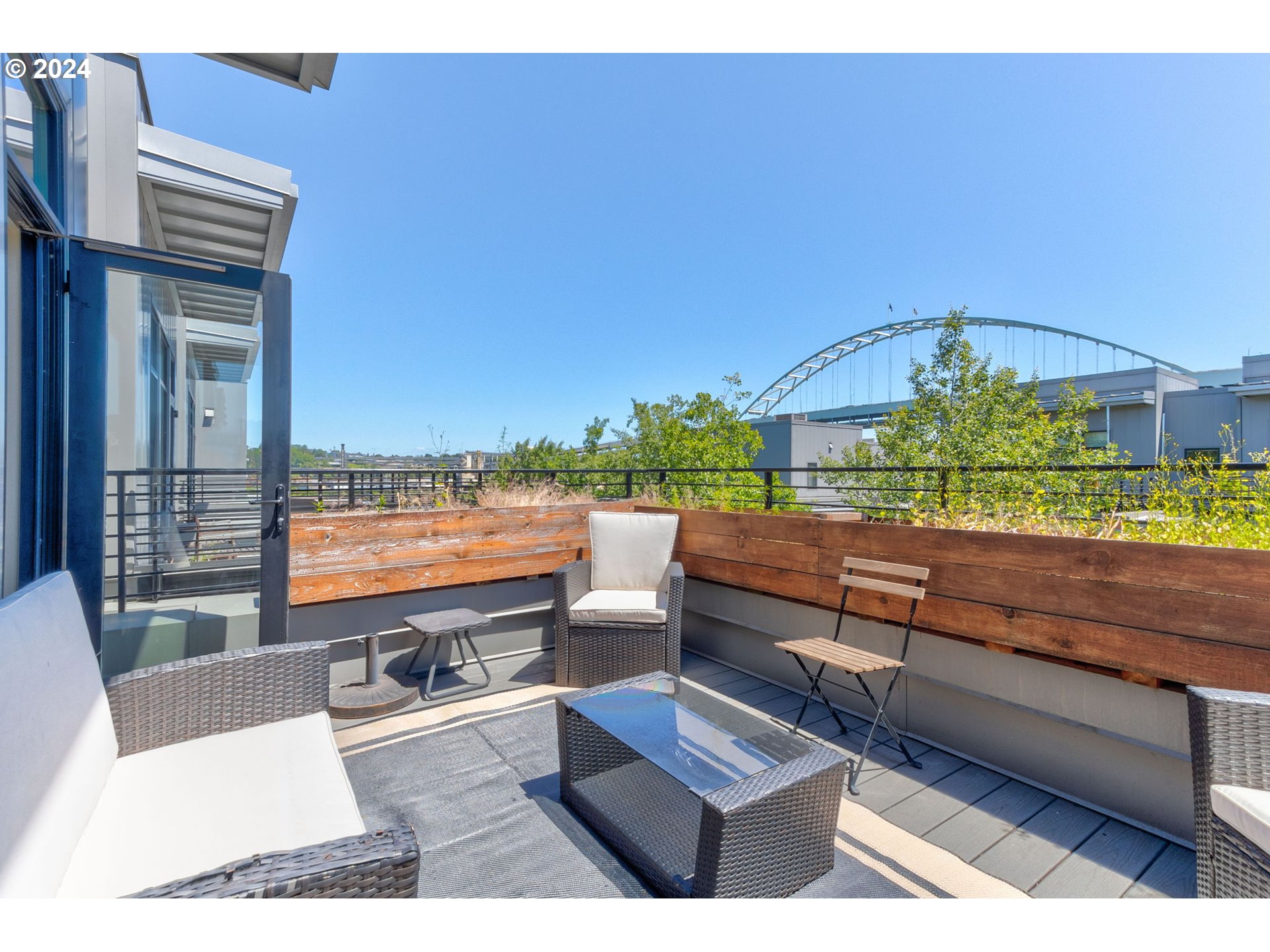 1704 NW RIVERSCAPE ST