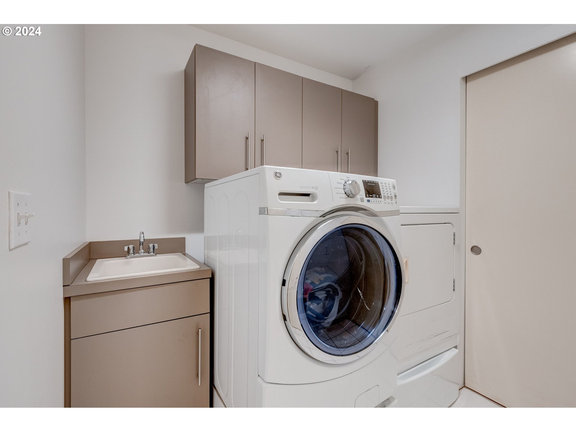 1704 NW RIVERSCAPE ST