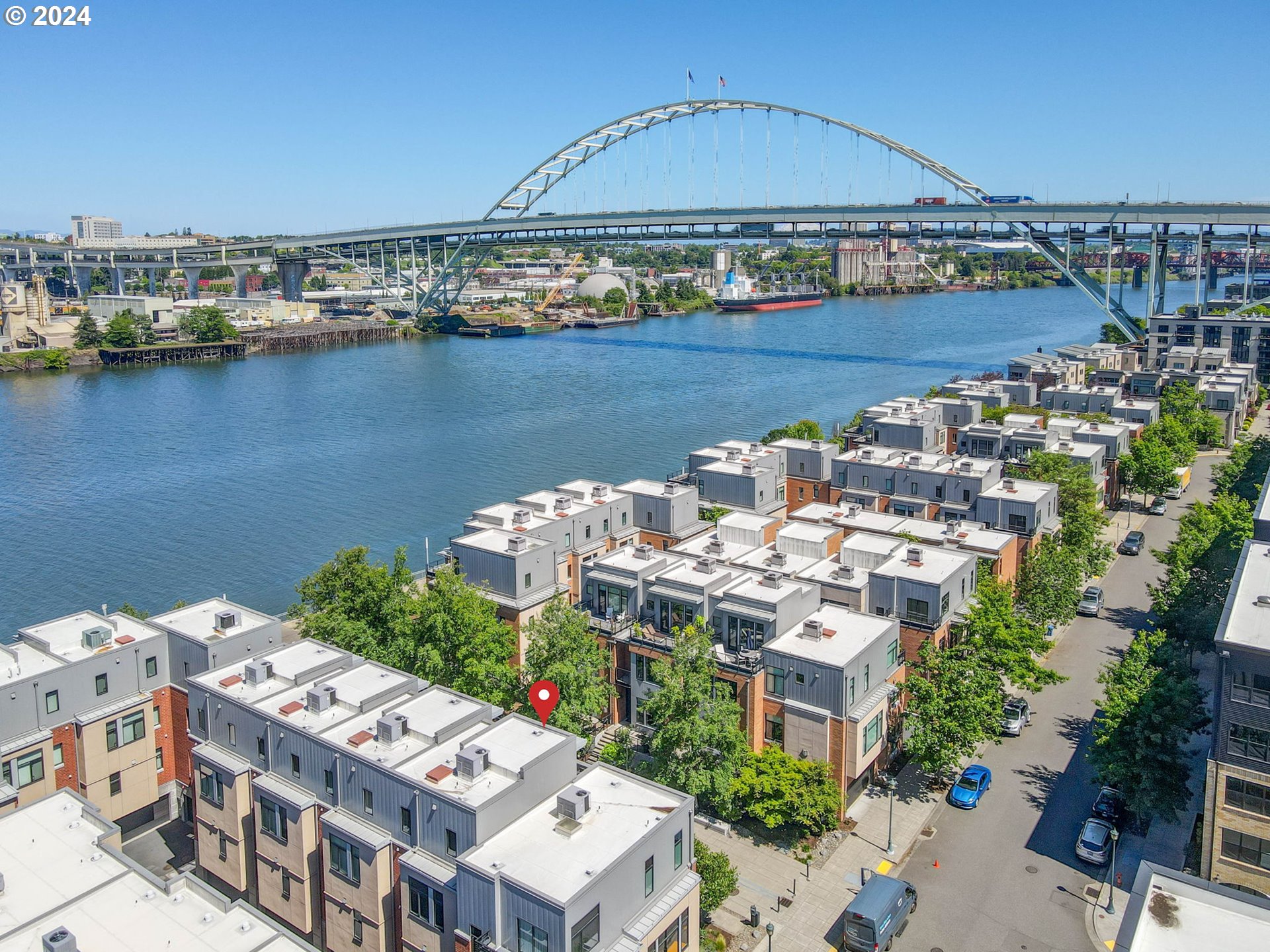 1704 NW RIVERSCAPE ST