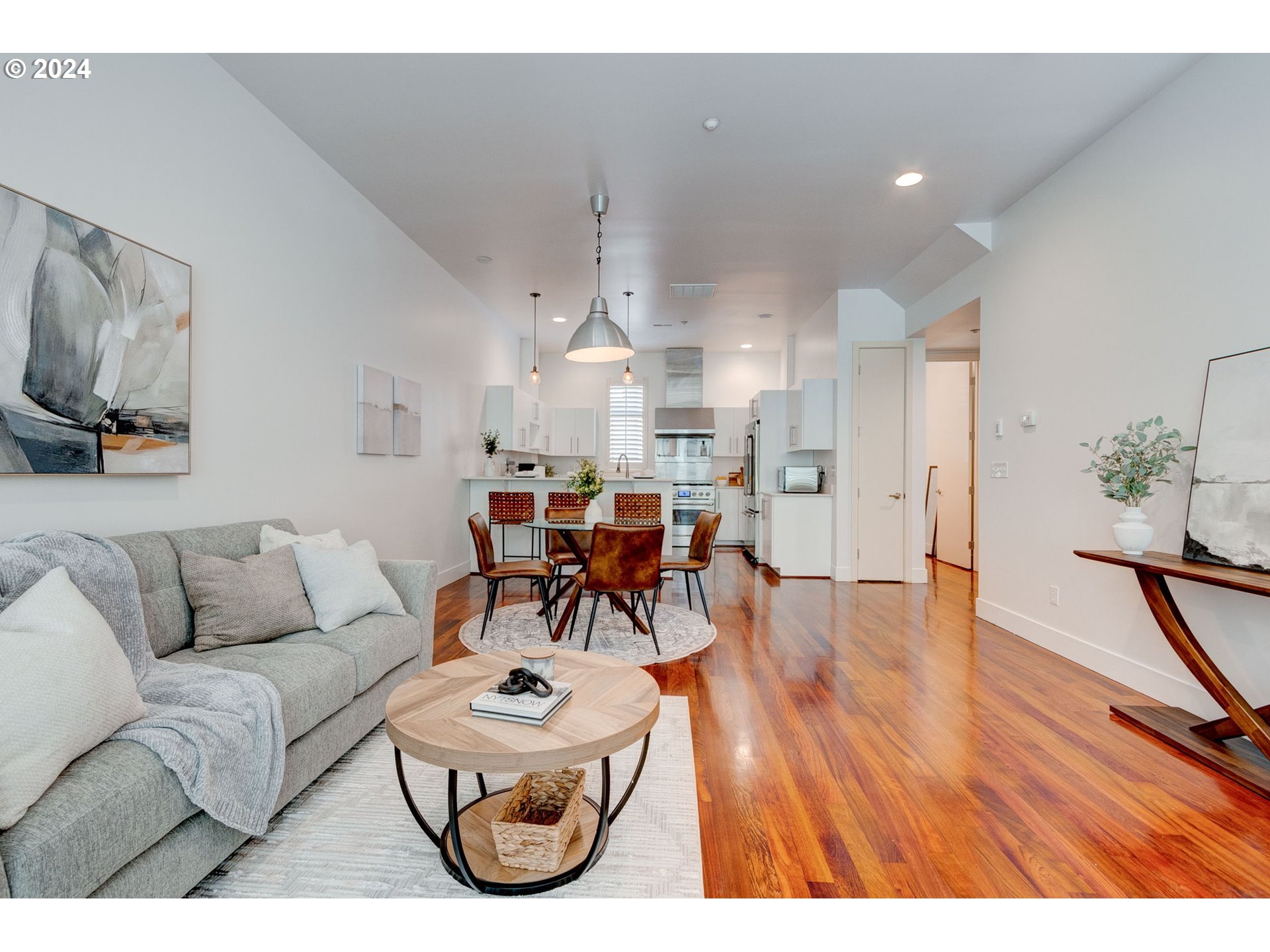 1704 NW RIVERSCAPE ST