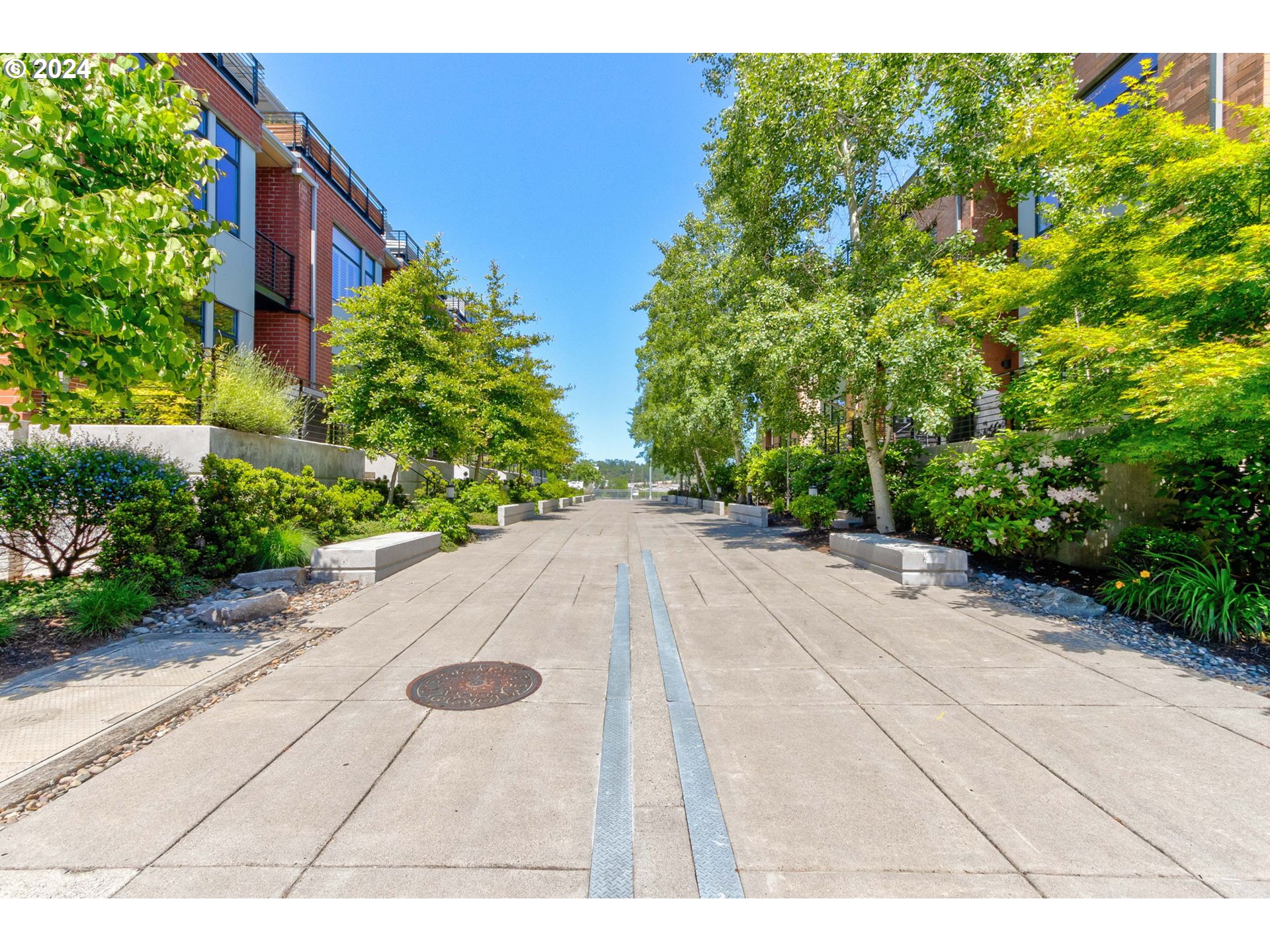 1704 NW RIVERSCAPE ST