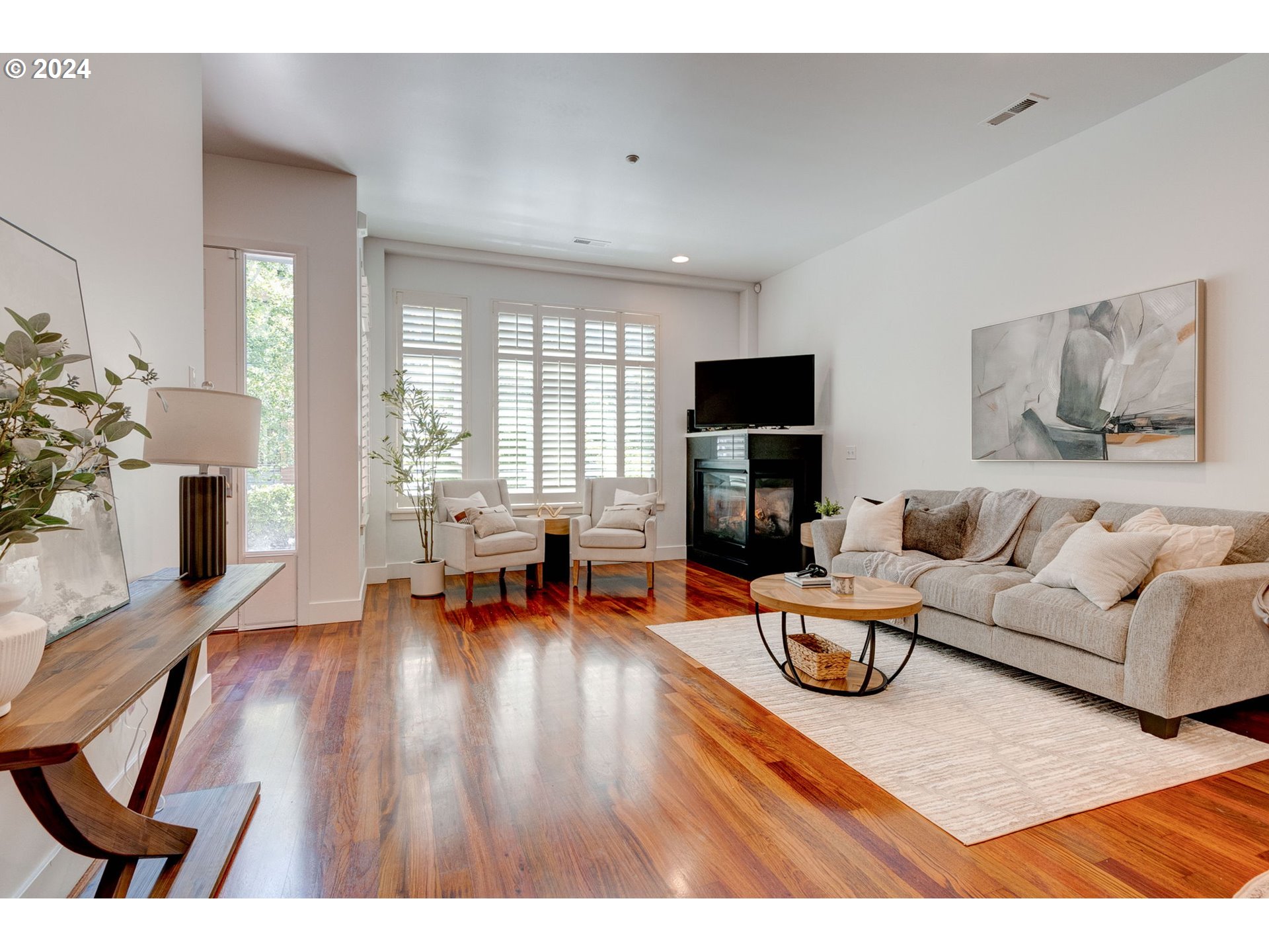 1704 NW RIVERSCAPE ST