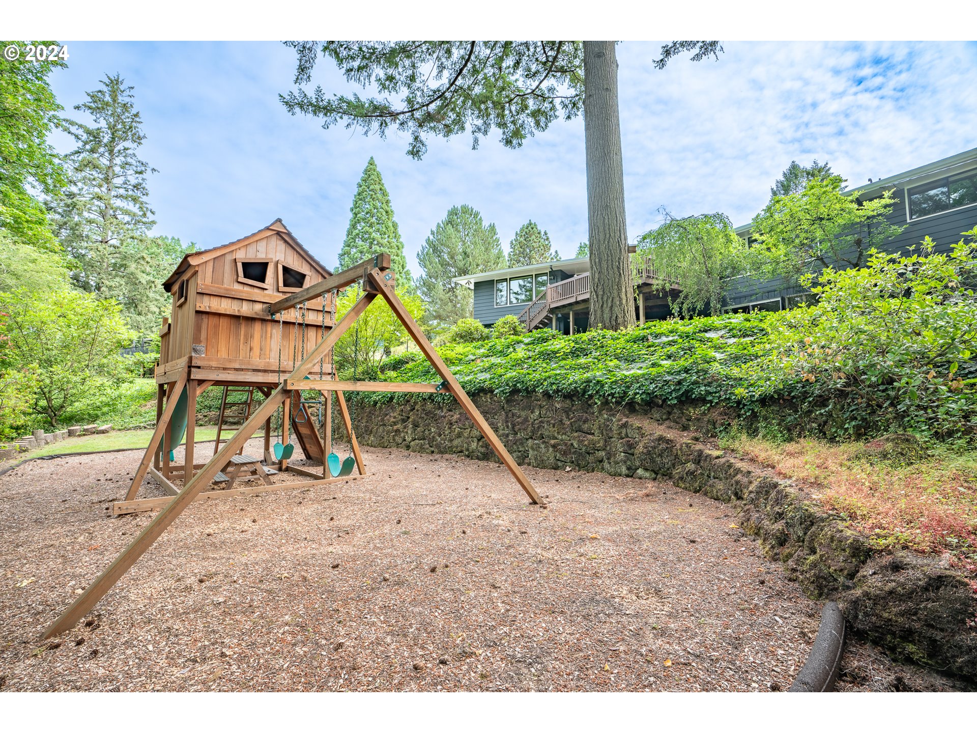 1440 SW WOODWARD WAY