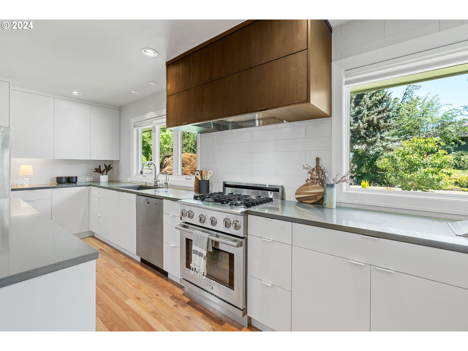 1440 SW WOODWARD WAY