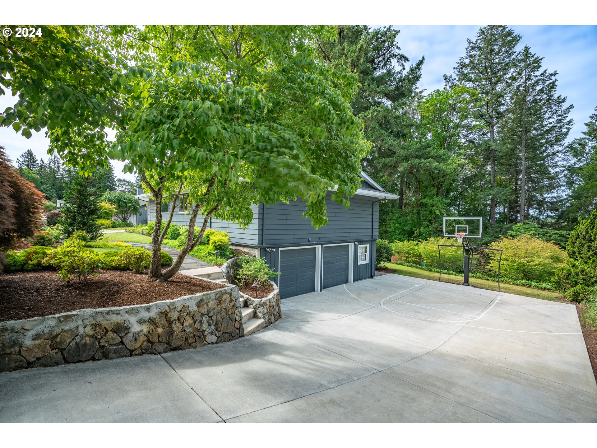 1440 SW WOODWARD WAY