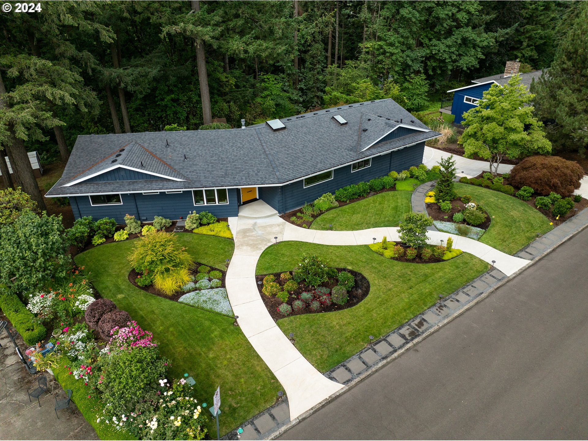 1440 SW WOODWARD WAY