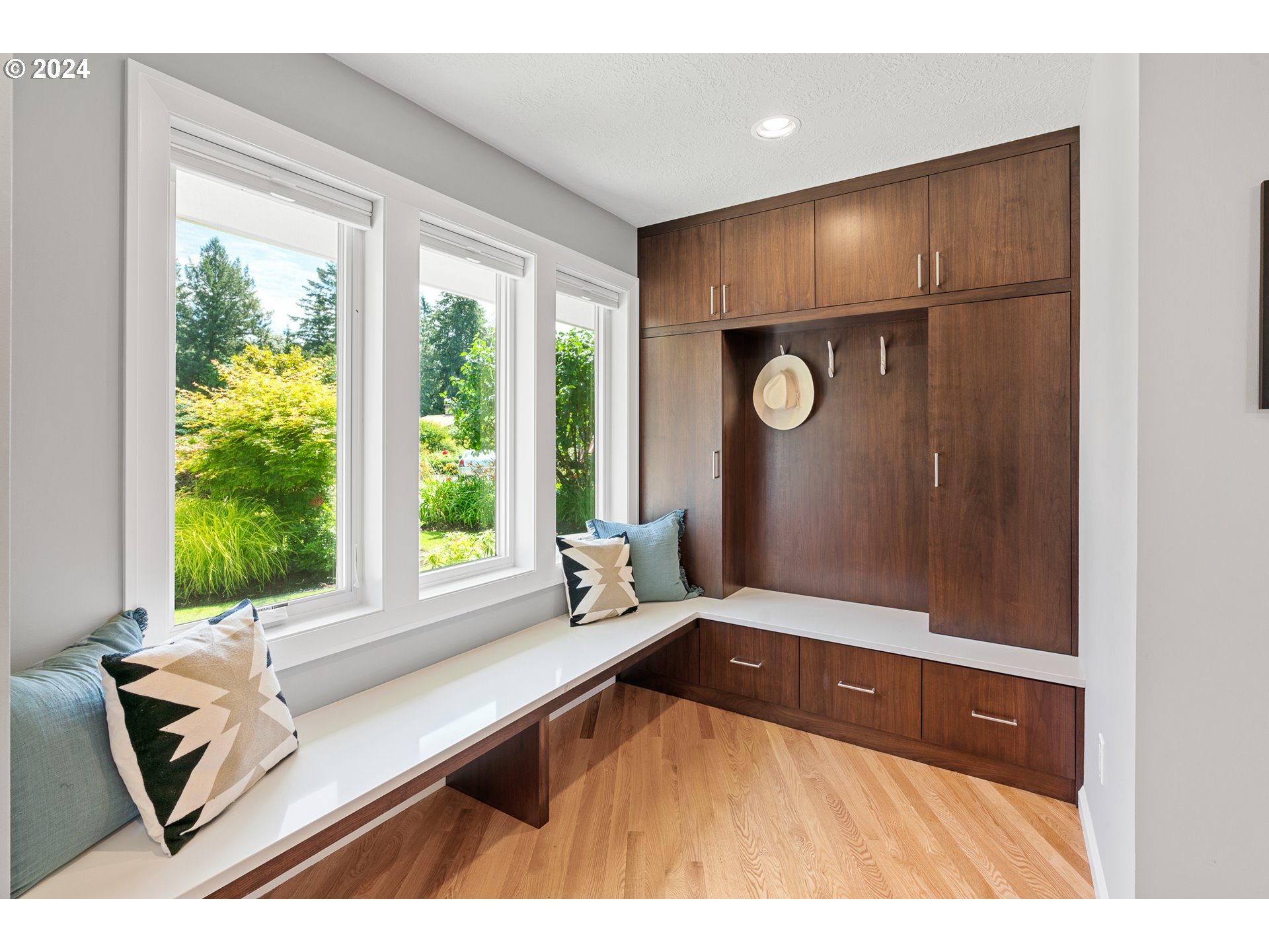 1440 SW WOODWARD WAY