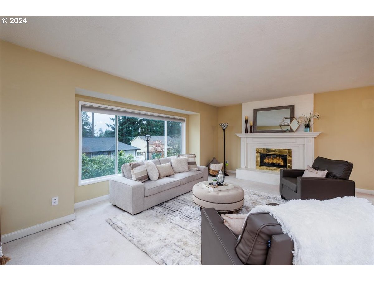 2925 ASCOT CIR