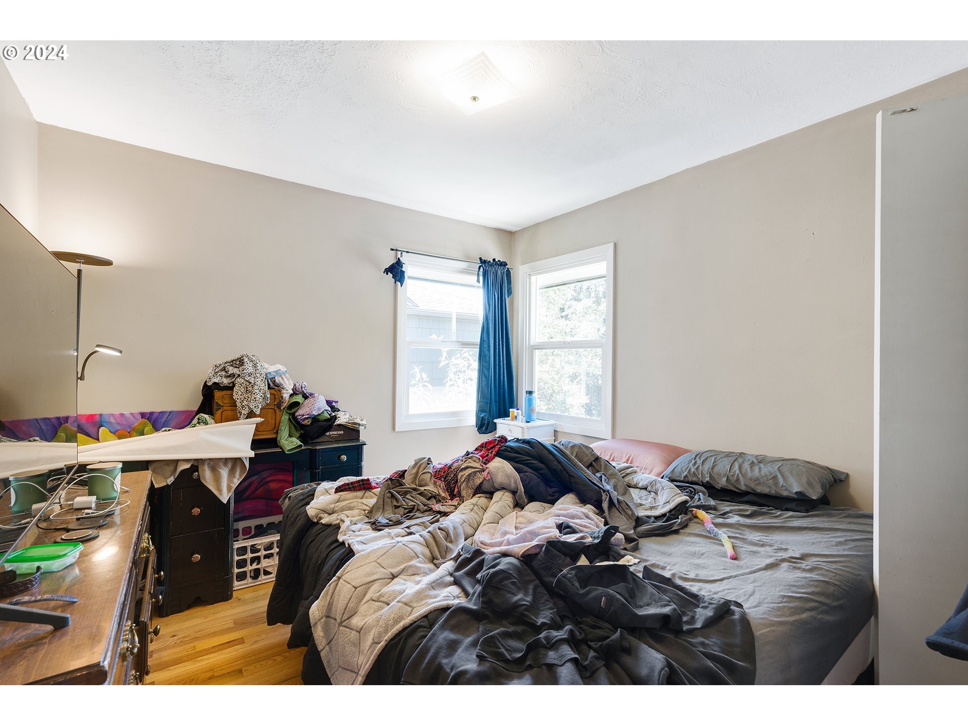 6739 6741 E BURNSIDE ST