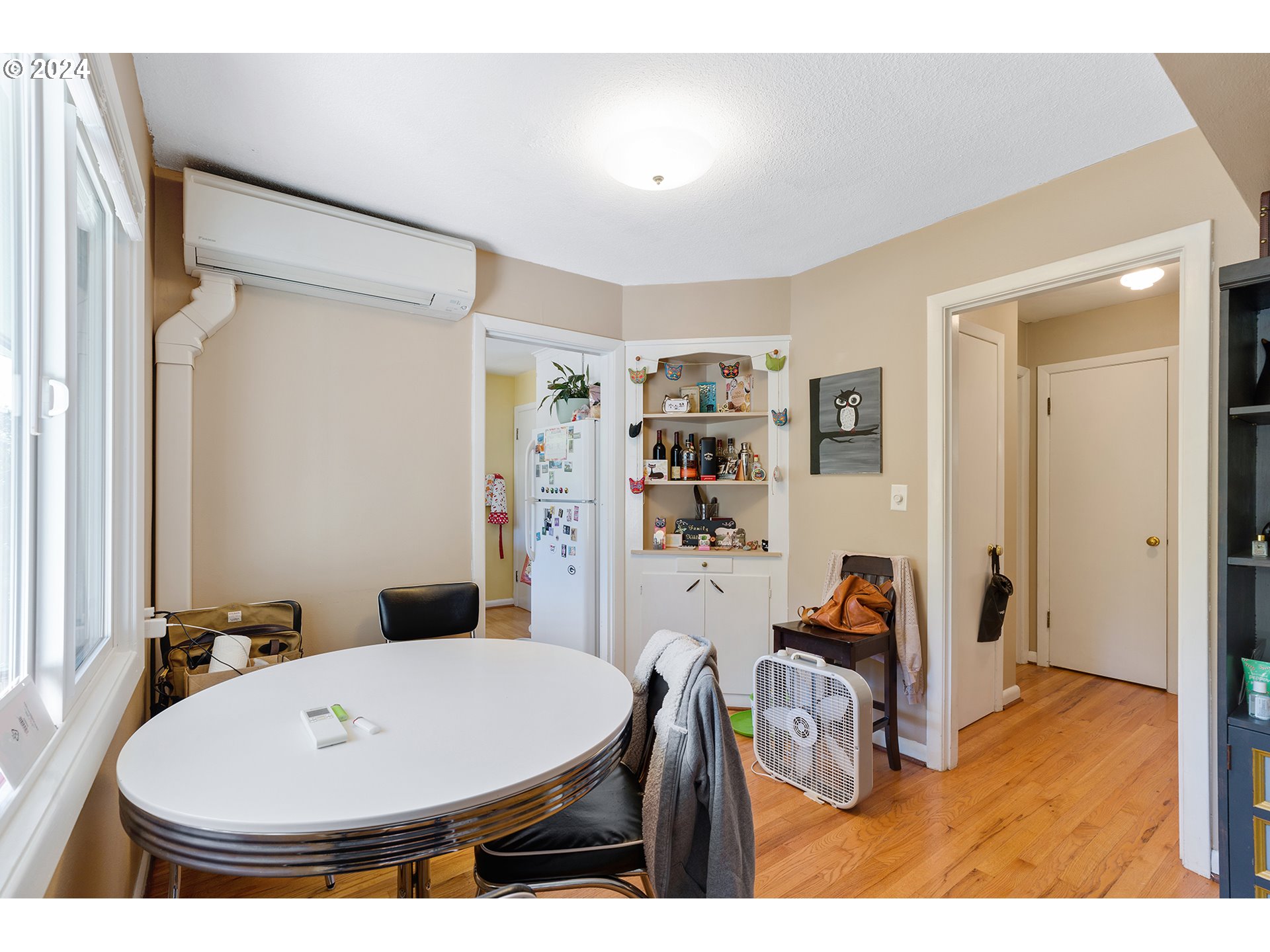 6739 6741 E BURNSIDE ST