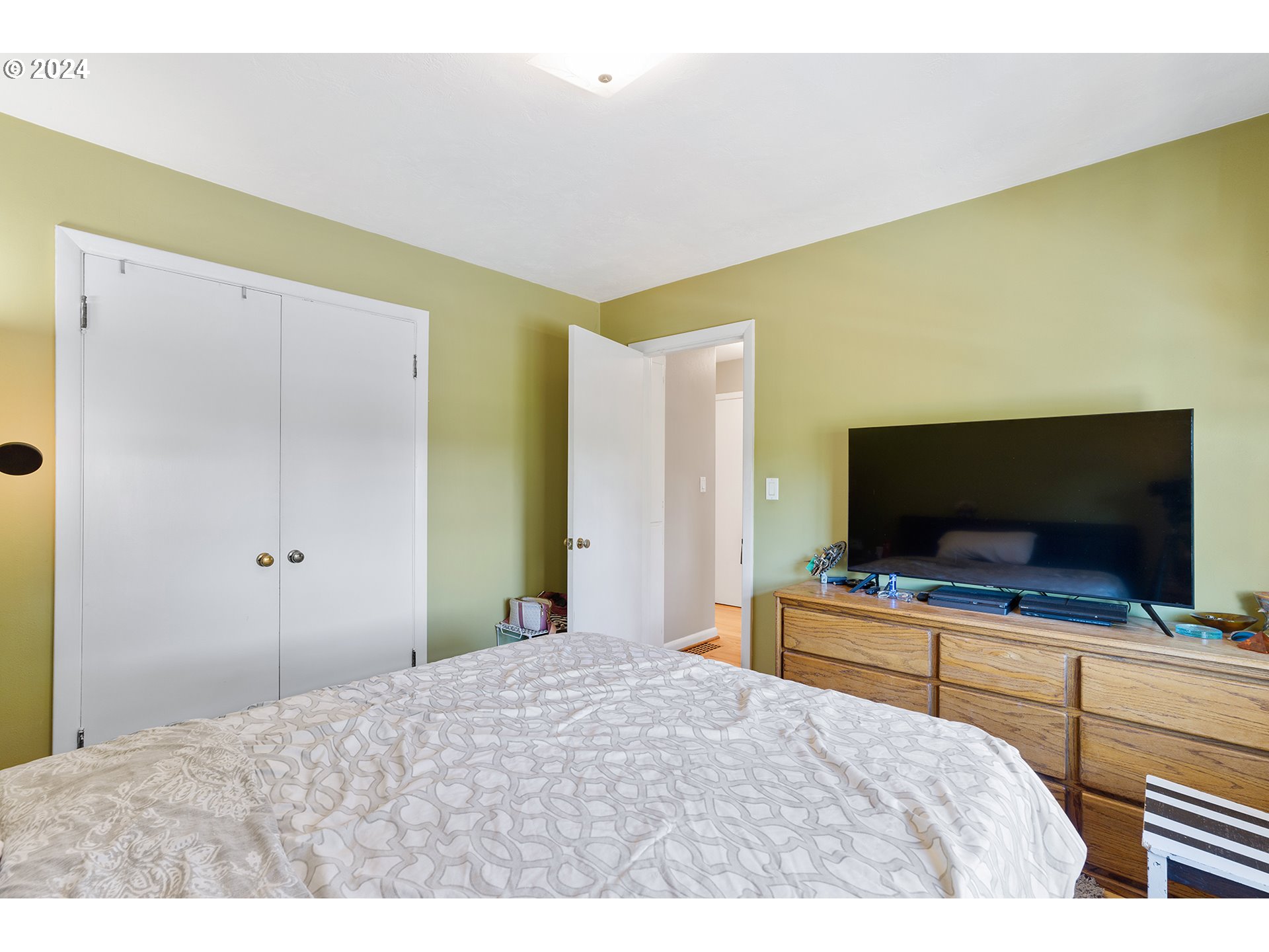 6739 6741 E BURNSIDE ST