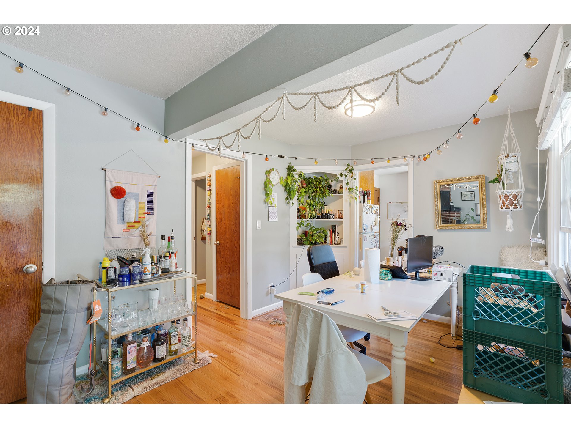 6739 6741 E BURNSIDE ST