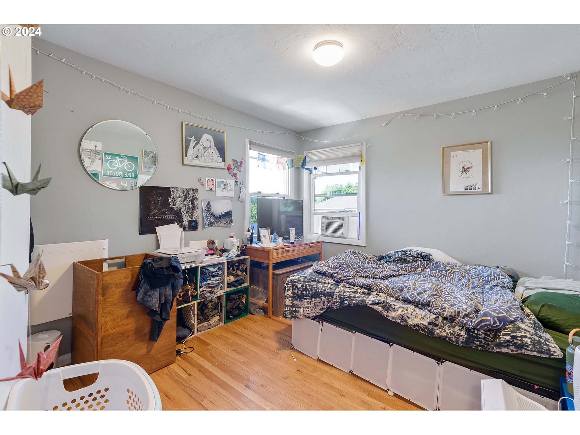 6739 6741 E BURNSIDE ST