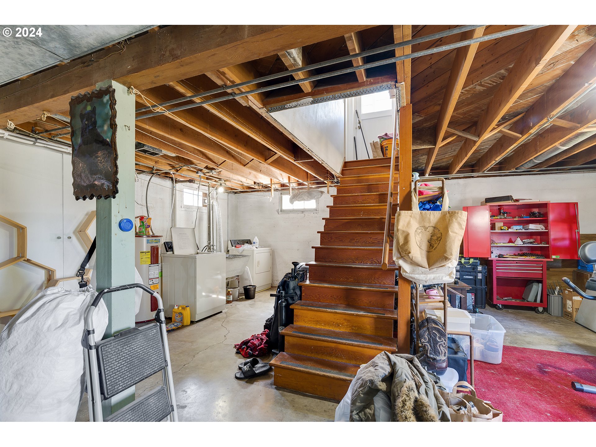 6739 6741 E BURNSIDE ST