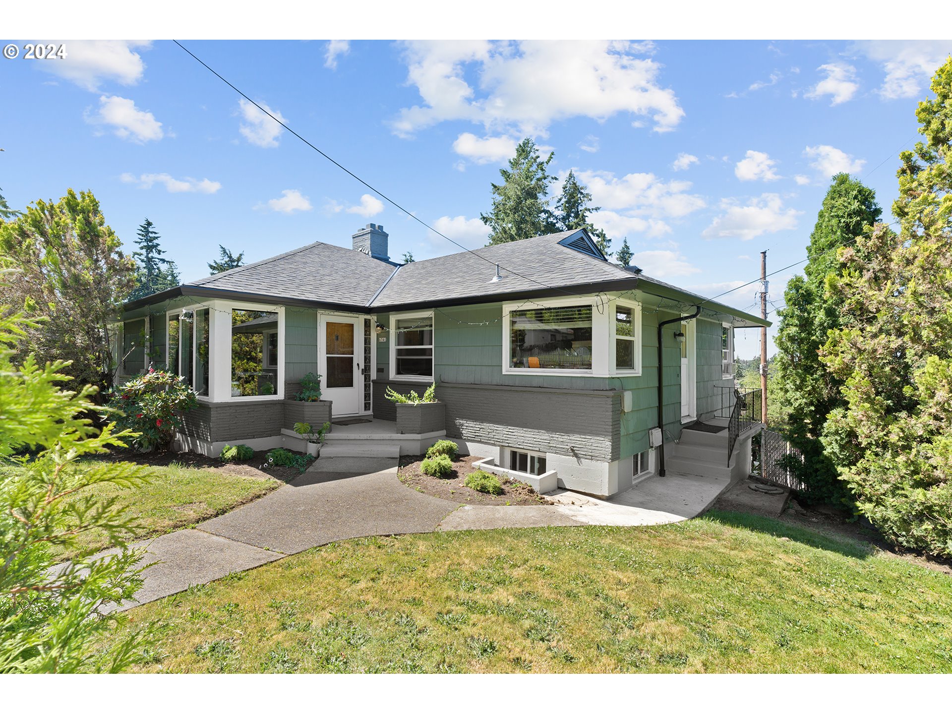 6739 6741 E BURNSIDE ST