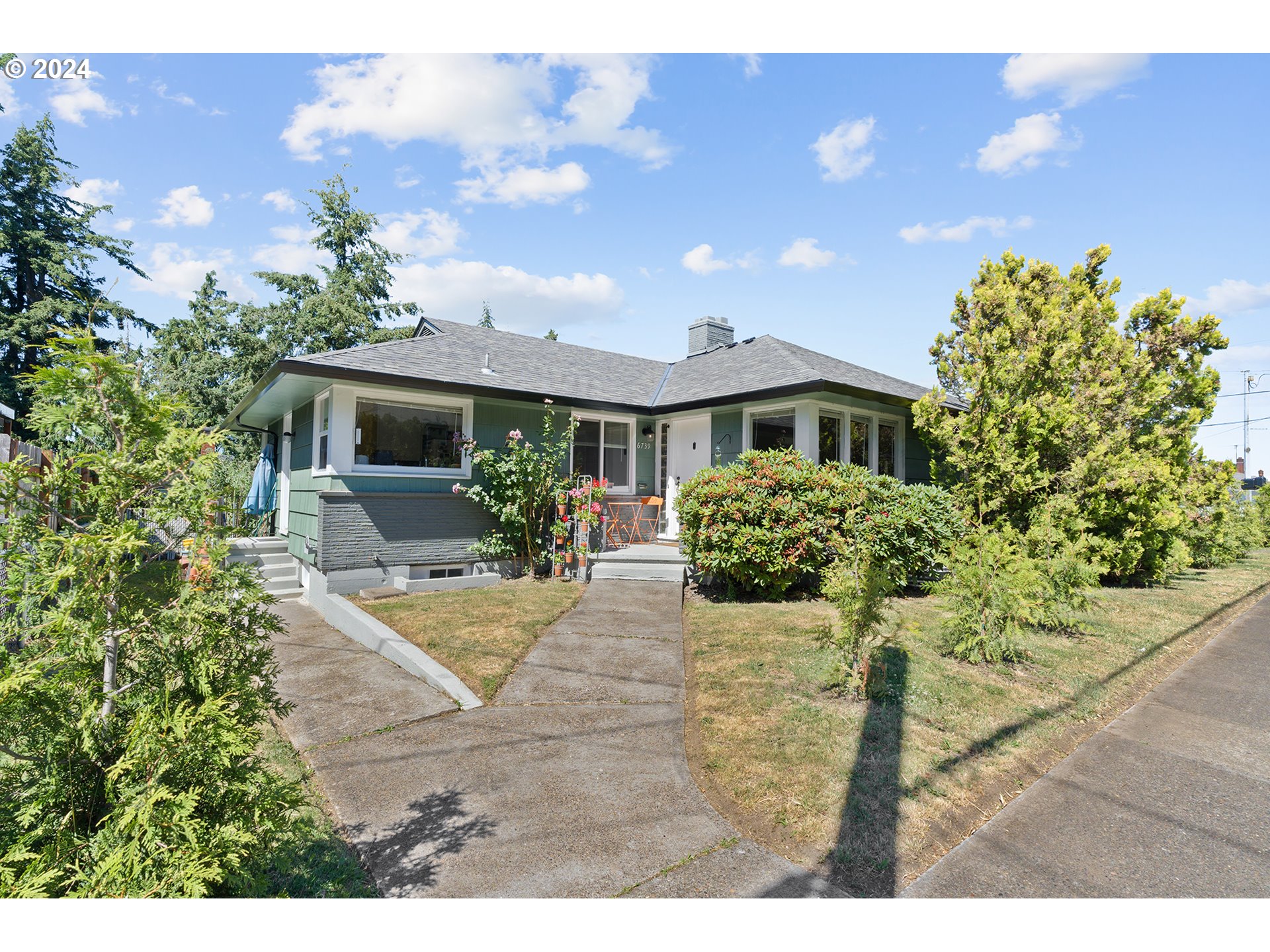 6739 6741 E BURNSIDE ST