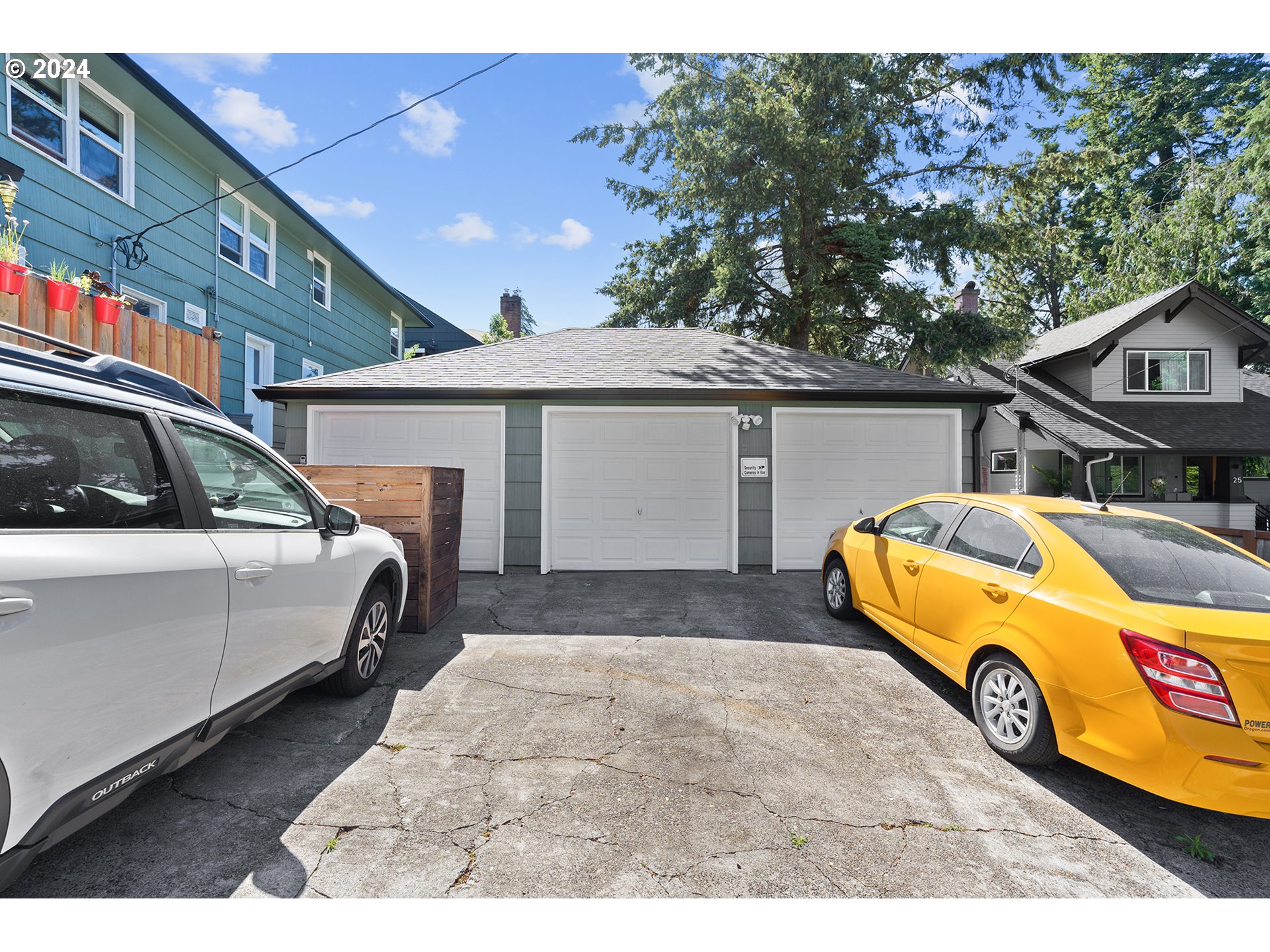 6739 6741 E BURNSIDE ST