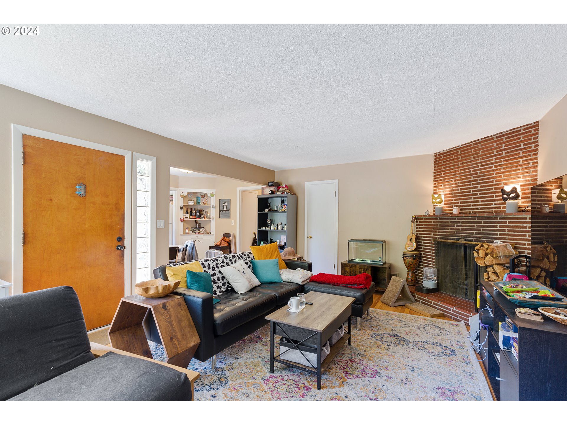 6739 6741 E BURNSIDE ST