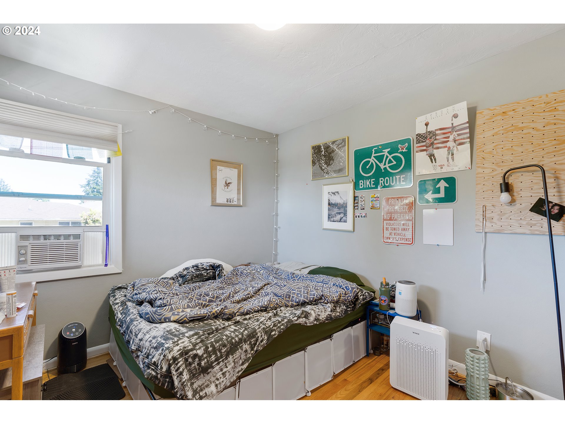 6739 6741 E BURNSIDE ST