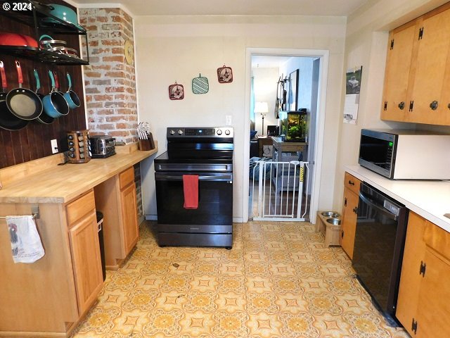 35262 AUBUCHON DR, St. Helens