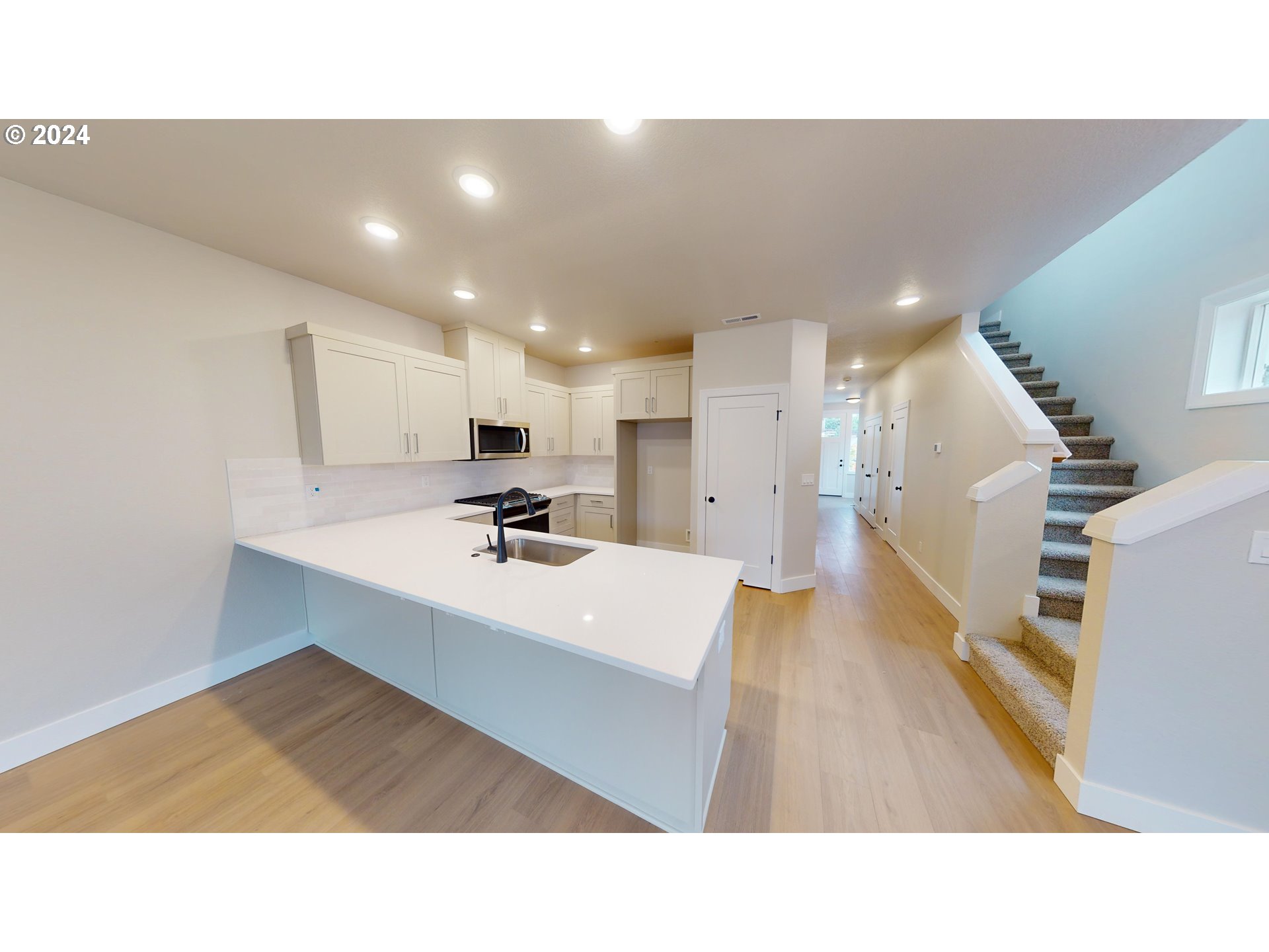 2402 SE Maybrook LN 15B