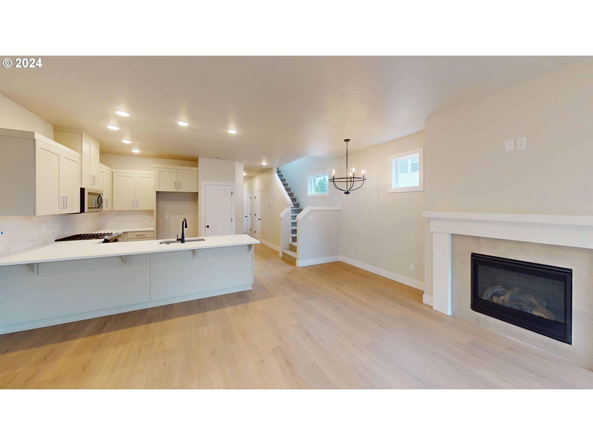 2402 SE Maybrook LN 15B