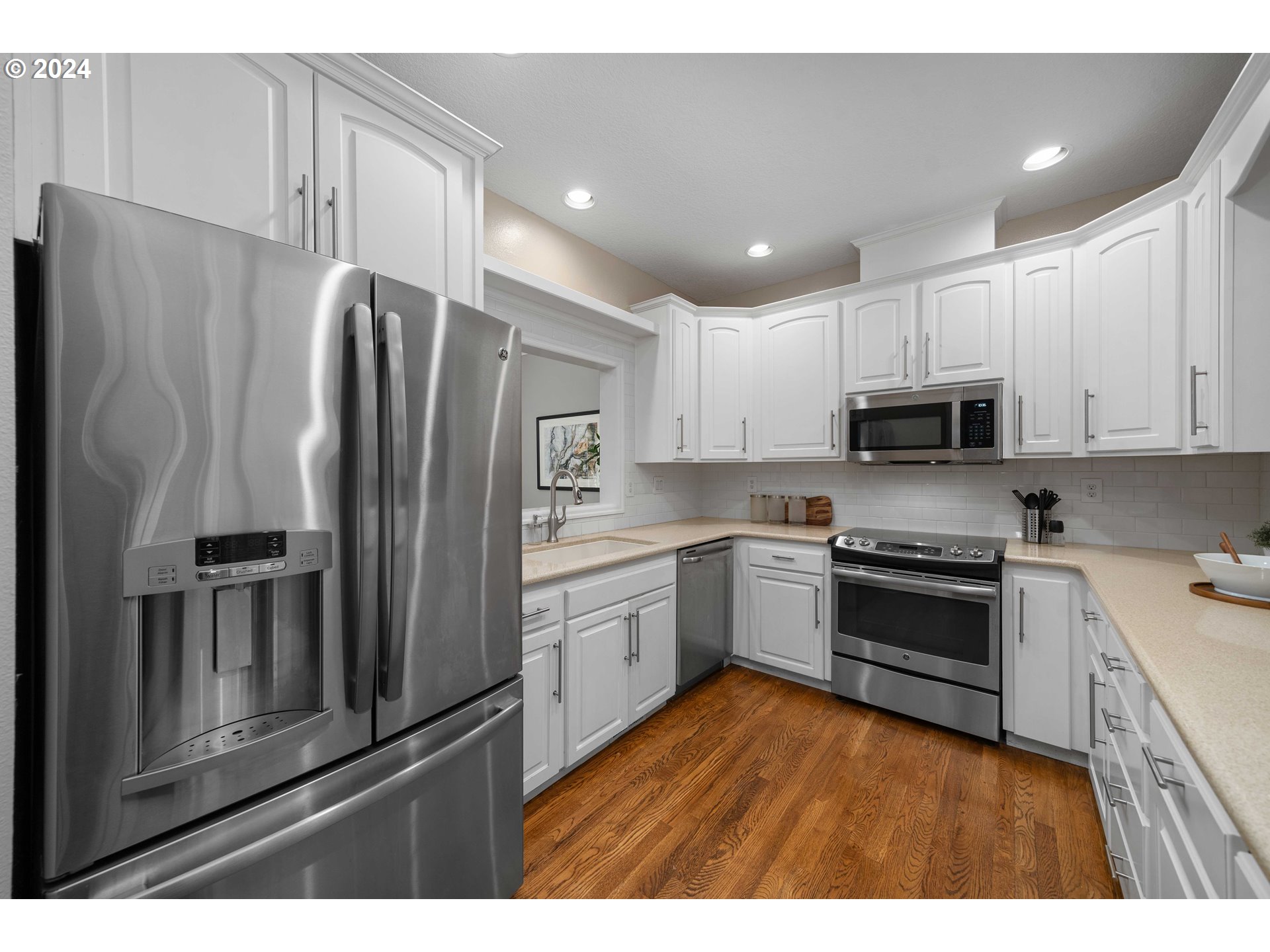 1915 NW YORKSHIRE LN