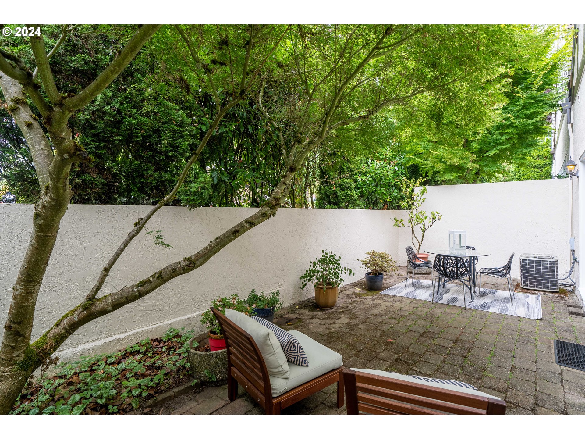 1915 NW YORKSHIRE LN