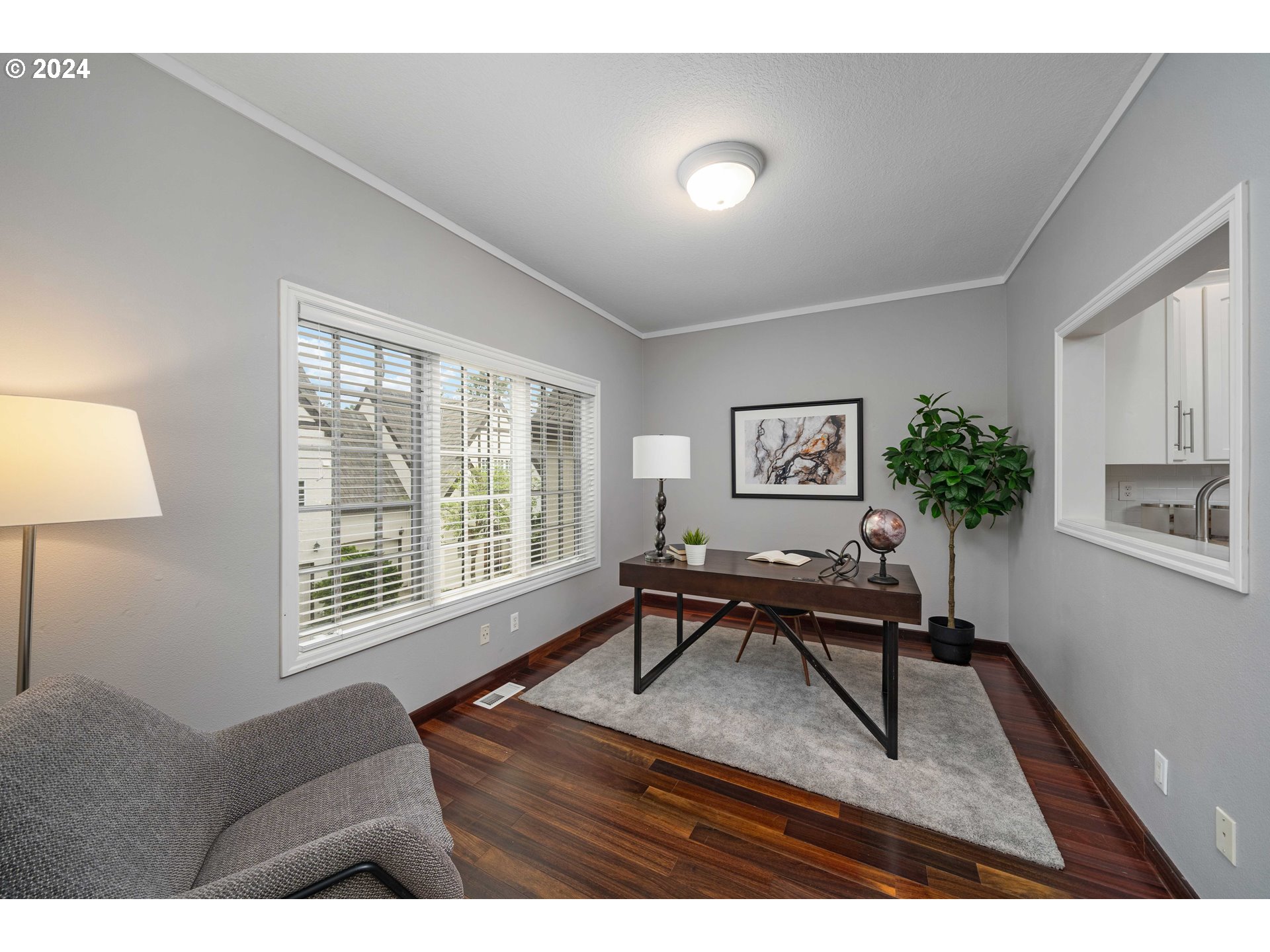 1915 NW YORKSHIRE LN