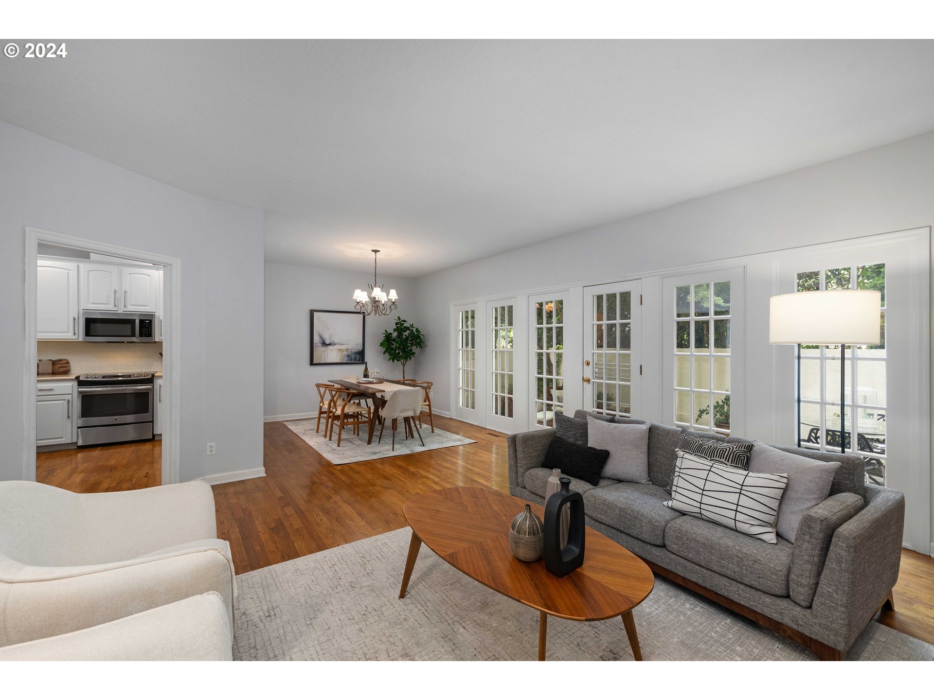 1915 NW YORKSHIRE LN