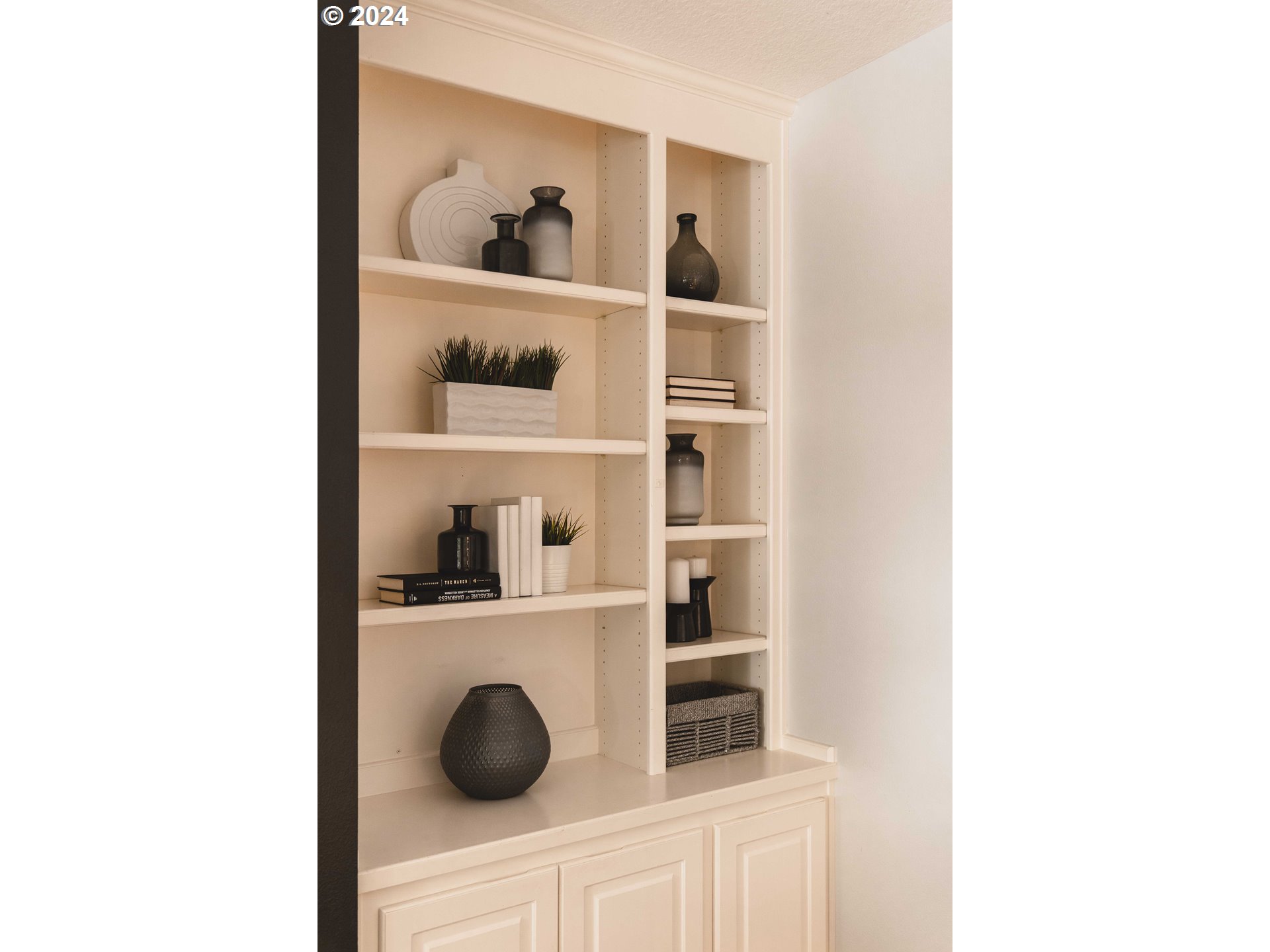 1915 NW YORKSHIRE LN