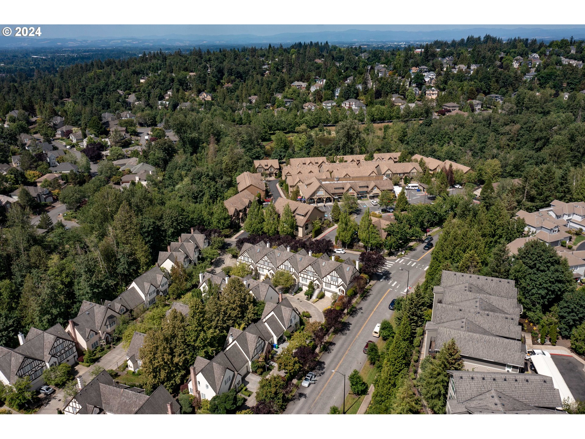 1915 NW YORKSHIRE LN