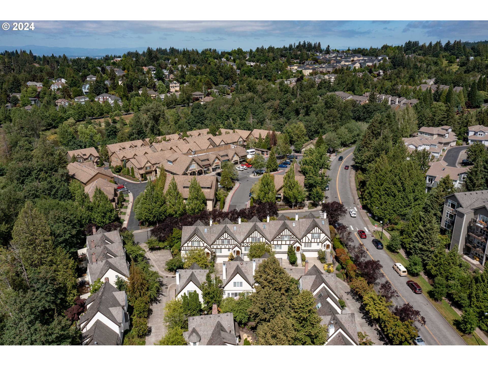 1915 NW YORKSHIRE LN