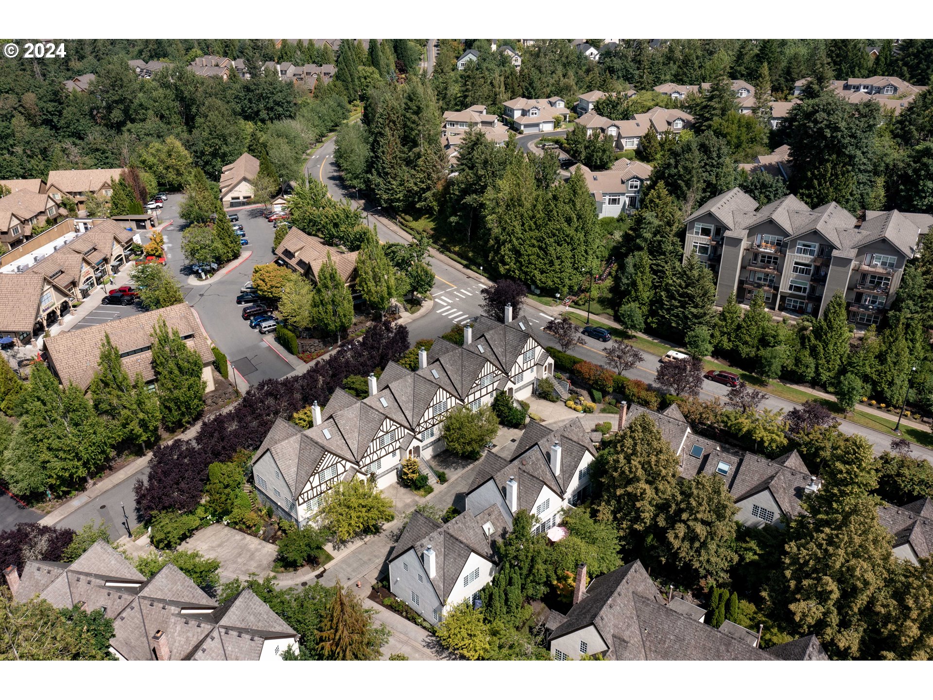 1915 NW YORKSHIRE LN