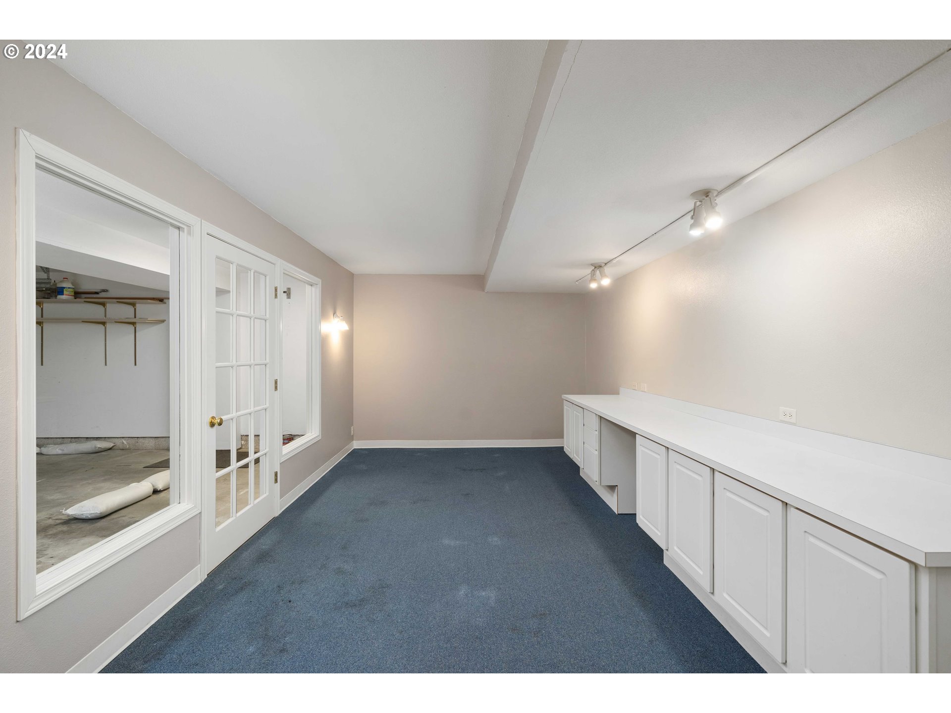 1915 NW YORKSHIRE LN