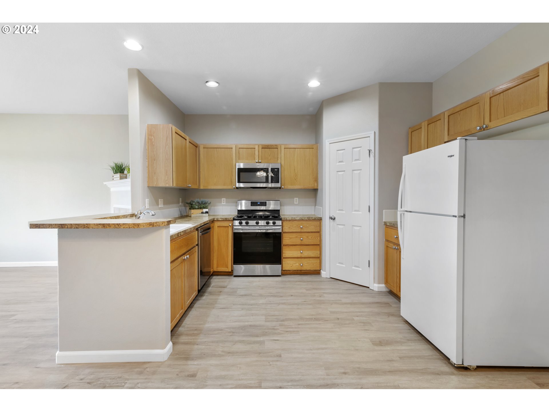 2424 NW CROSSWATER TER