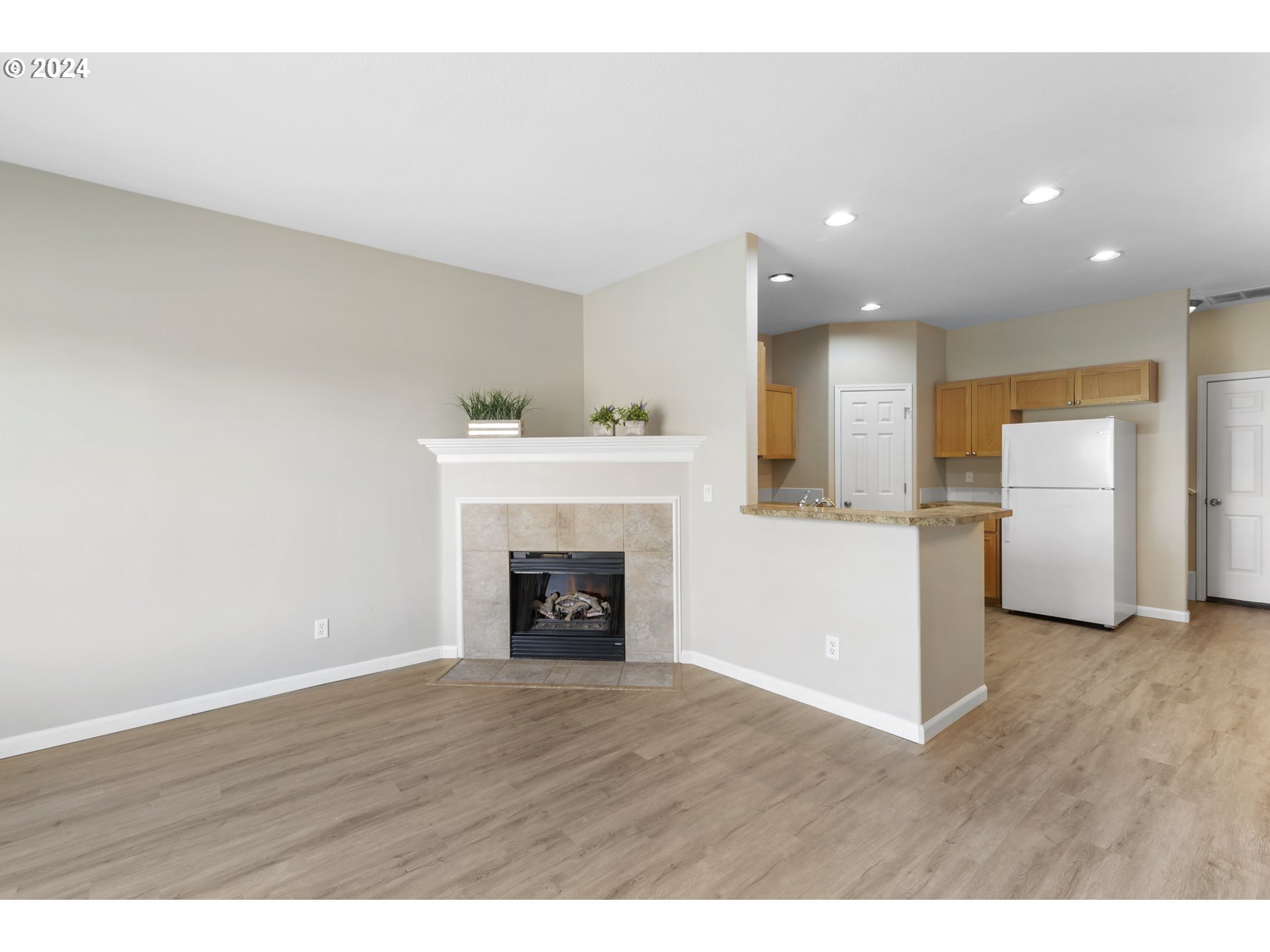 2424 NW CROSSWATER TER