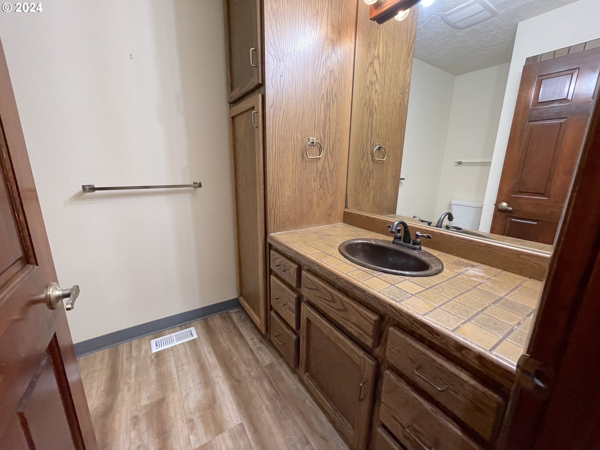 23533 NE HOLLADAY PL