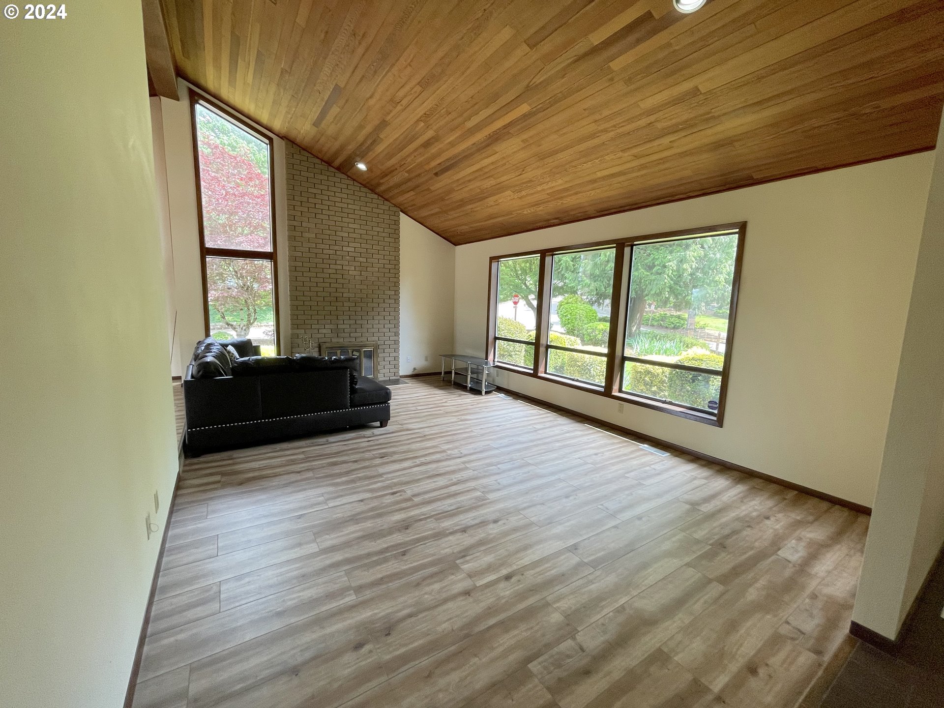 23533 NE HOLLADAY PL