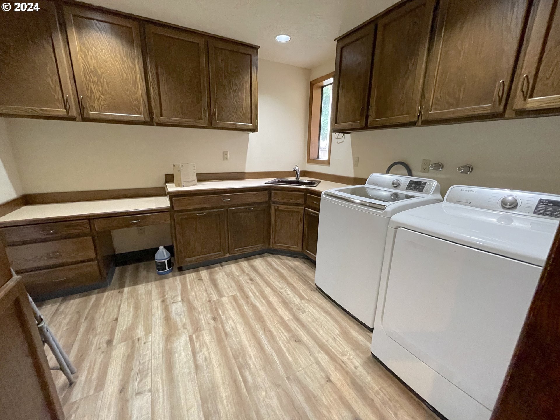 23533 NE HOLLADAY PL