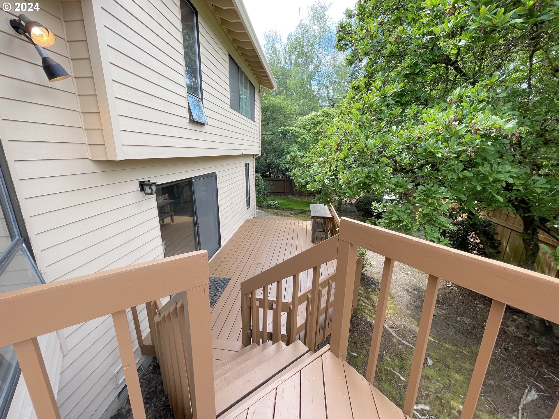 23533 NE HOLLADAY PL