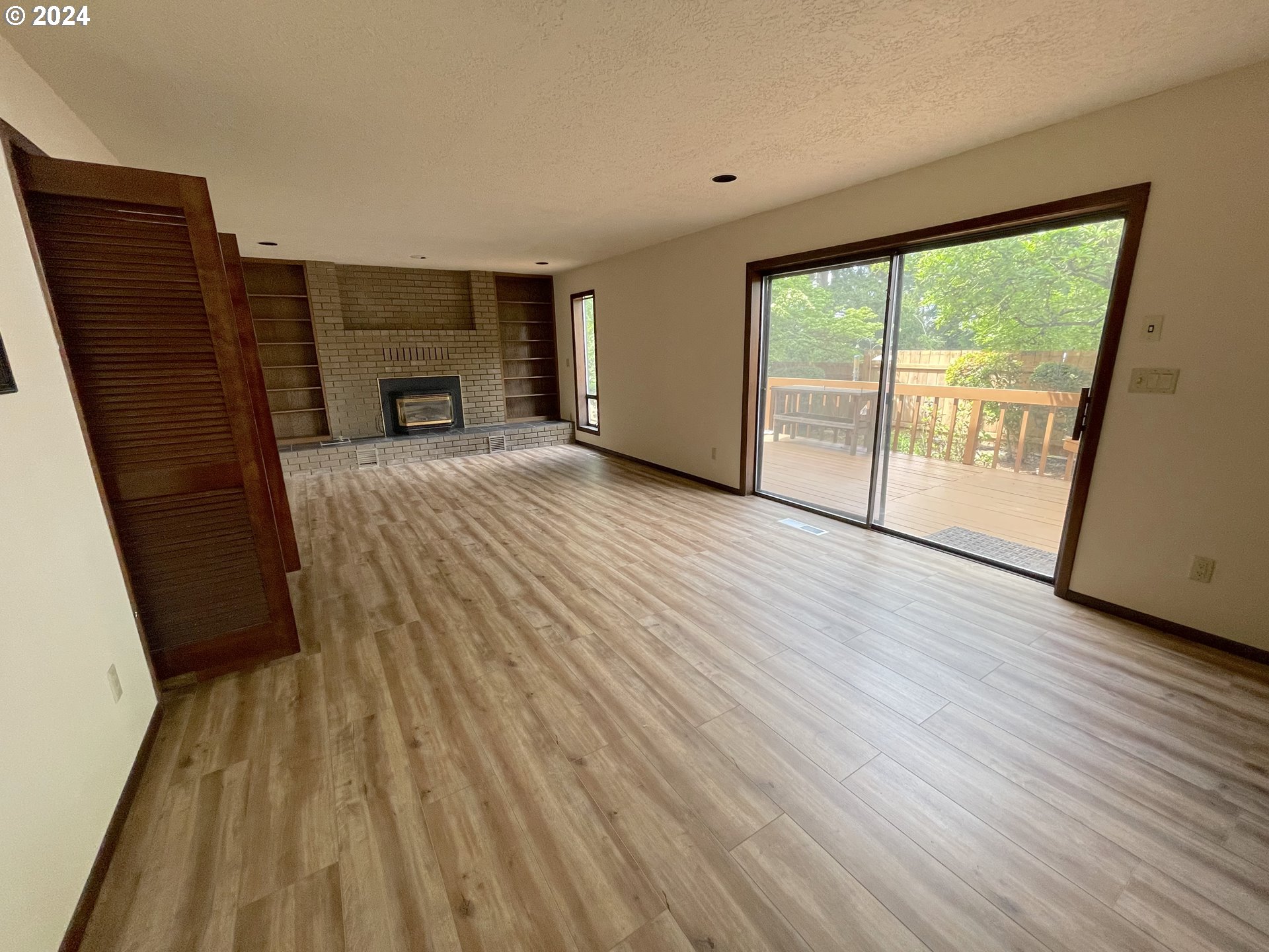 23533 NE HOLLADAY PL