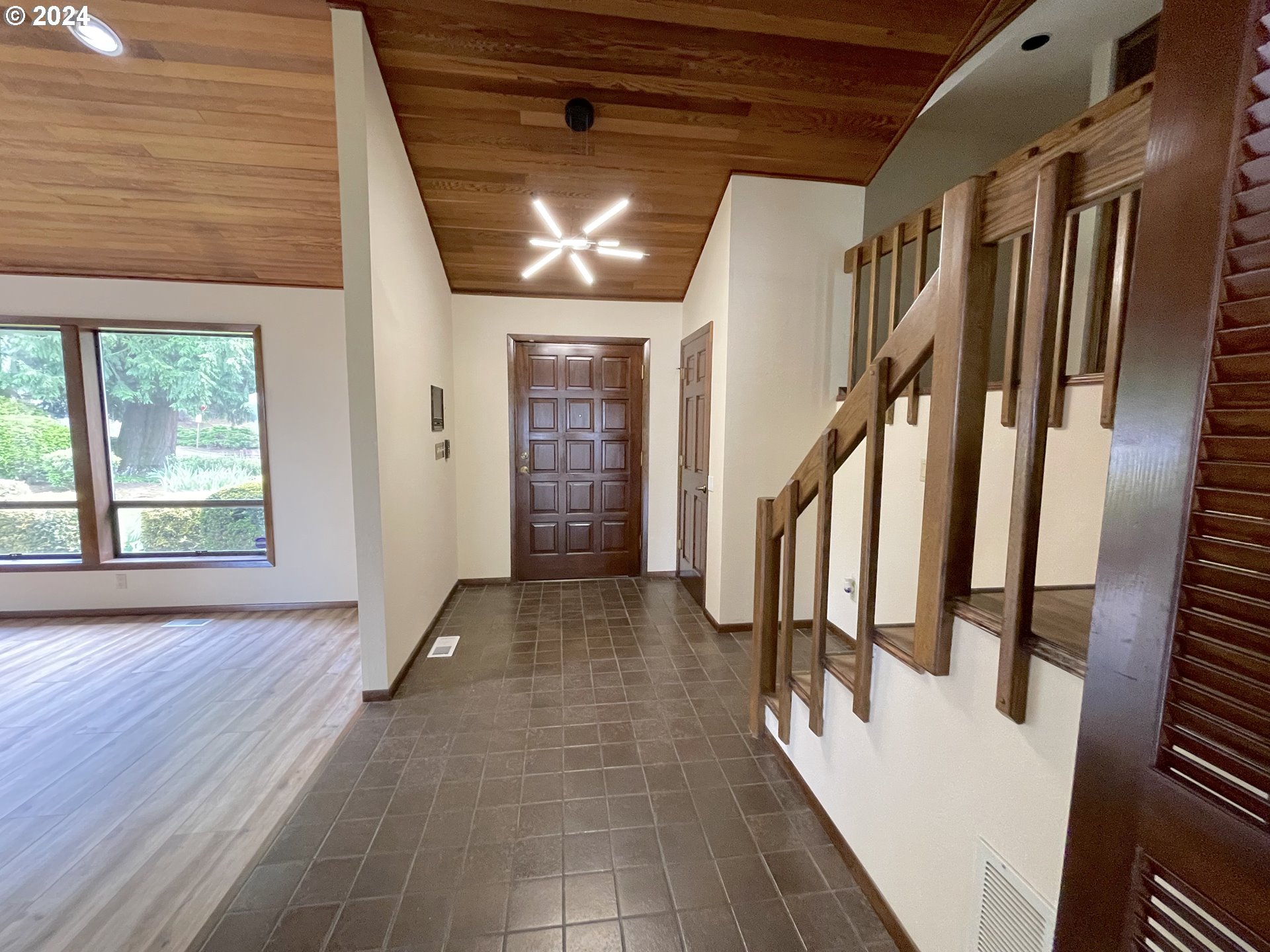 23533 NE HOLLADAY PL