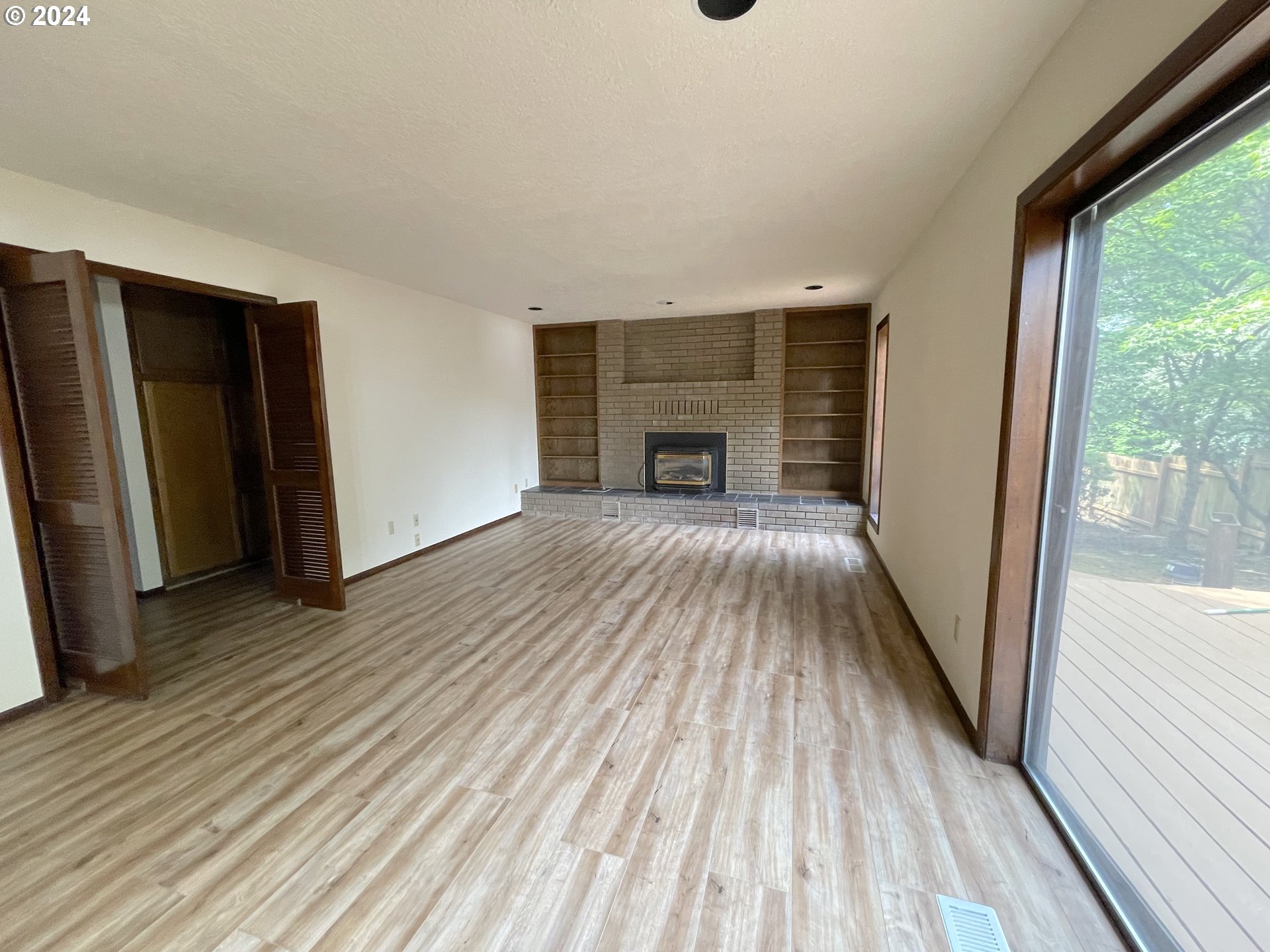 23533 NE HOLLADAY PL