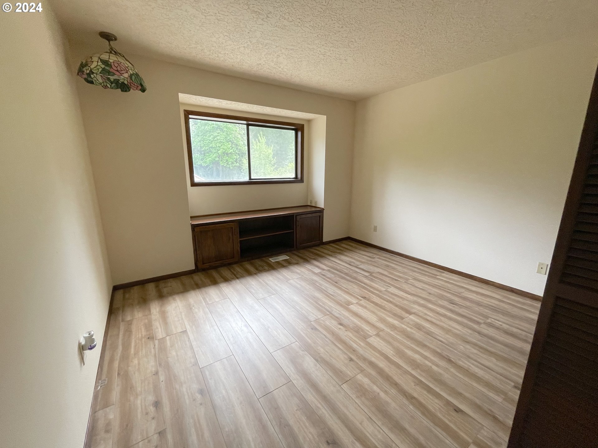 23533 NE HOLLADAY PL